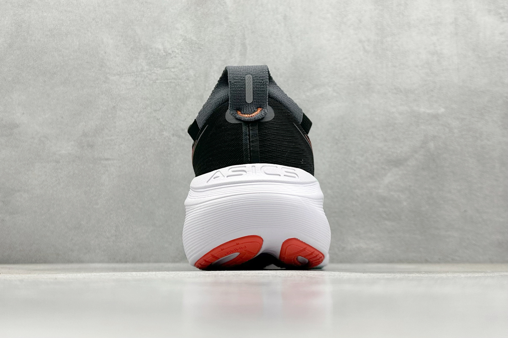  
Asics Gel-Nimbus 27 亚瑟士复古透气休闲鞋缓震男子耐磨跑步鞋 


尺码：36-