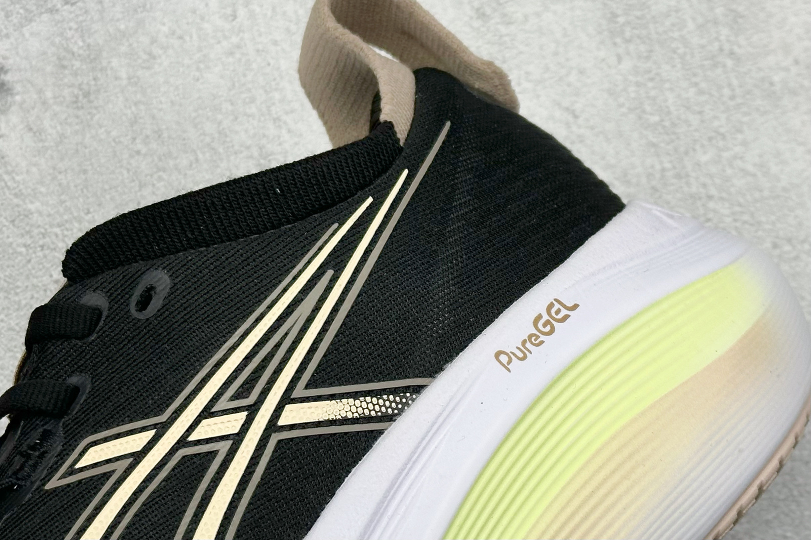  
Asics Gel-Nimbus 27 亚瑟士复古透气休闲鞋缓震男子耐磨跑步鞋 


尺码：36-