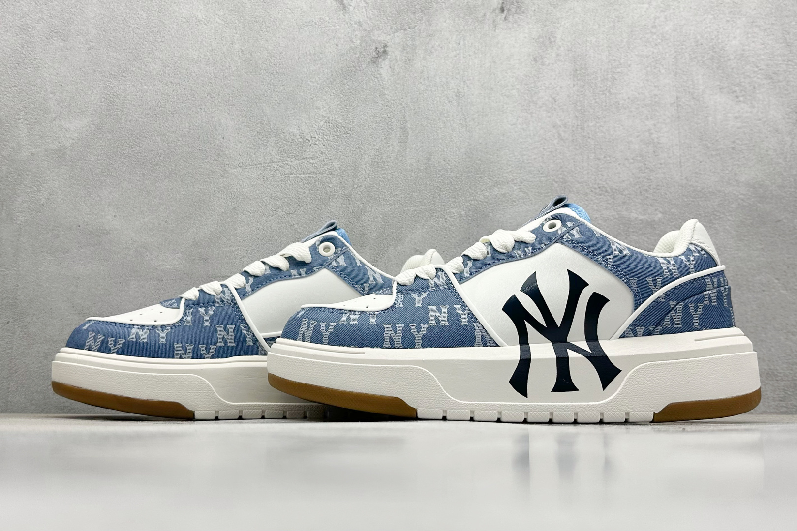 DF福利 终端放店
MLB Chunky Liner 学长鞋系列低帮 
2024ss学院穿搭爆款 Kor