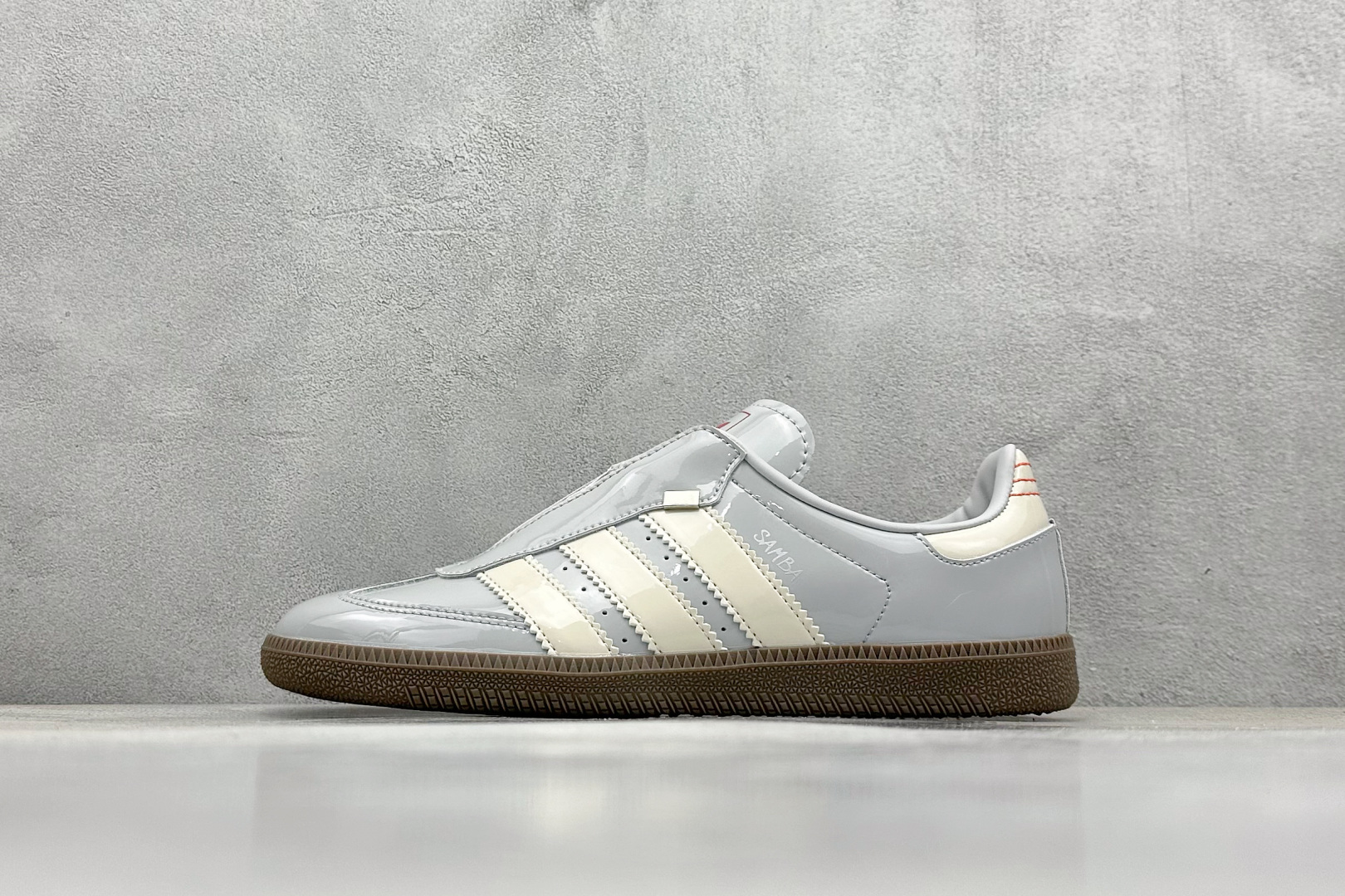  终端放店
XD版 adidas originals SAMBA OG 灰色

货号 ：JQ0012
尺