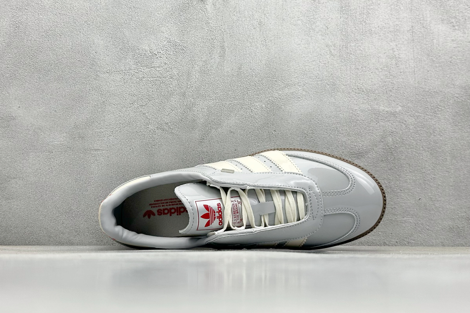  终端放店
XD版 adidas originals SAMBA OG 灰色

货号 ：JQ0012
尺