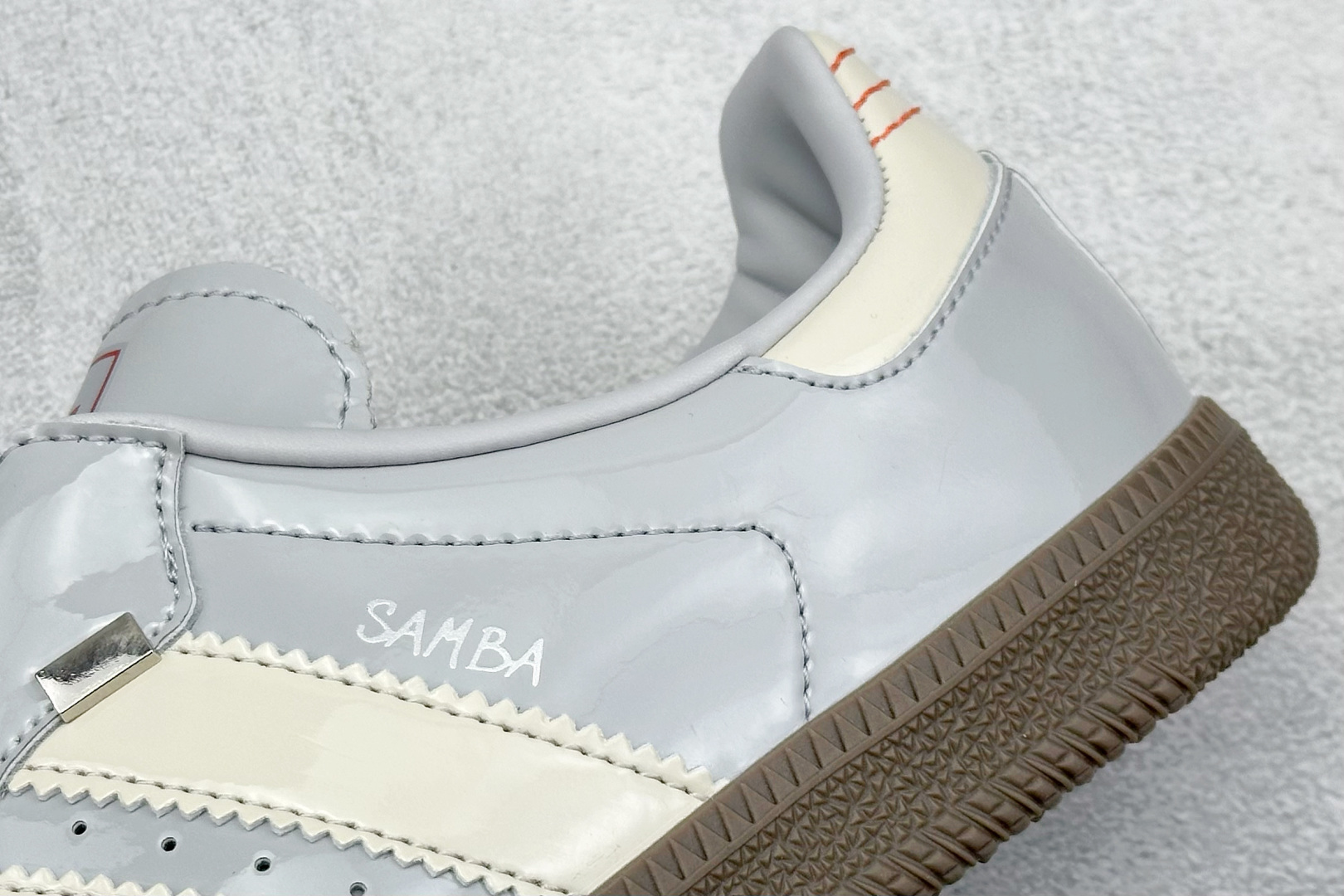  终端放店
XD版 adidas originals SAMBA OG 灰色

货号 ：JQ0012
尺