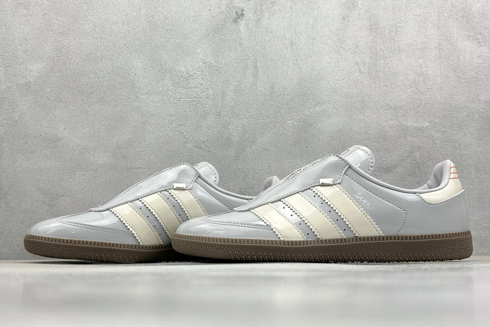  终端放店
XD版 adidas originals SAMBA OG 灰色

货号 ：JQ0012
尺