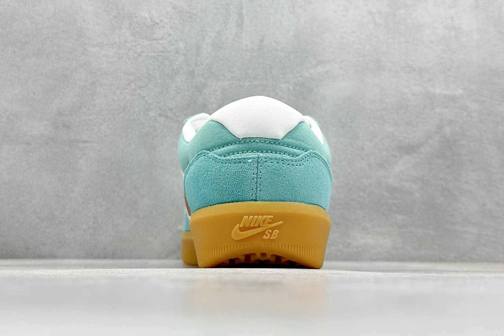  终端放店
FS版 Nike SB Force 58 硫化杯底 传统篮球风格 原楦版型
Nike SB 