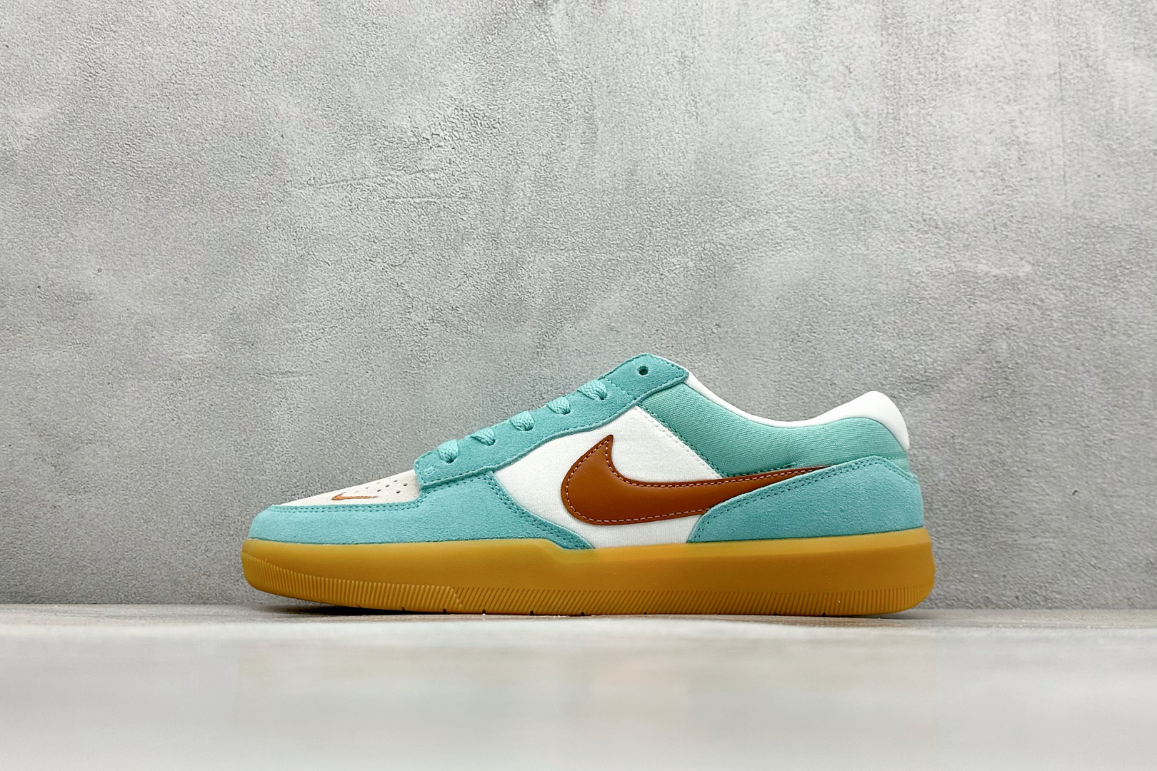  终端放店
FS版 Nike SB Force 58 硫化杯底 传统篮球风格 原楦版型
Nike SB 