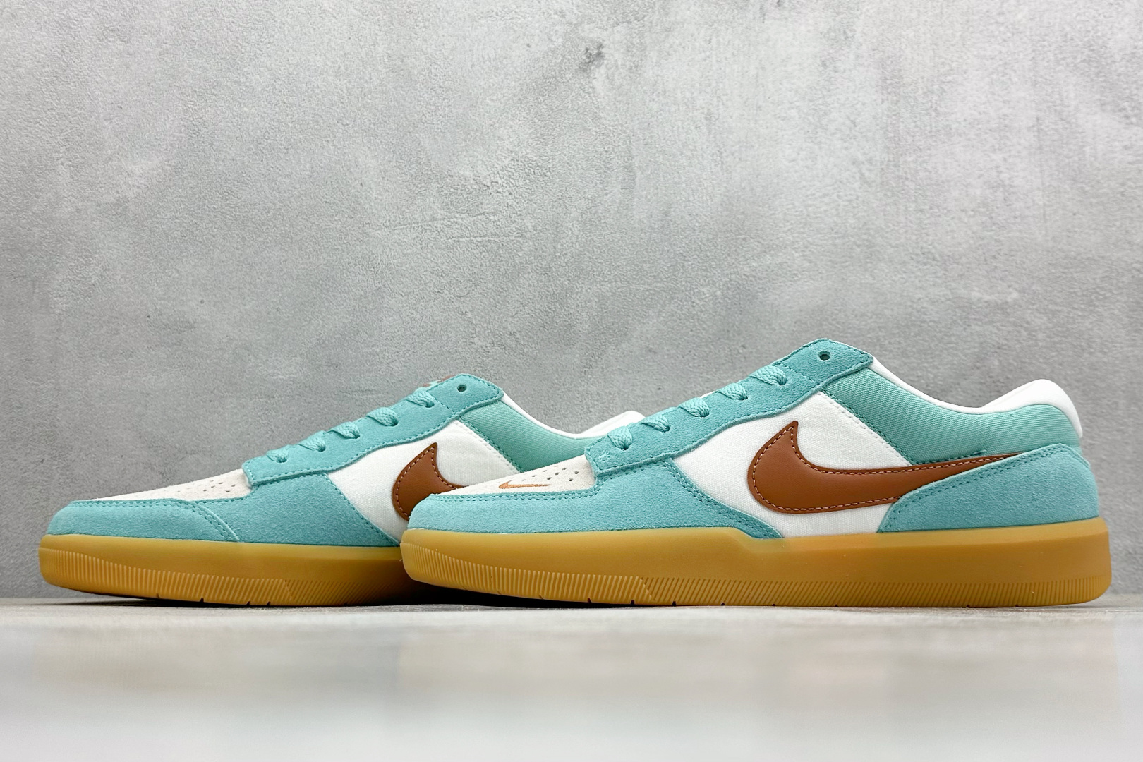  终端放店
FS版 Nike SB Force 58 硫化杯底 传统篮球风格 原楦版型
Nike SB 