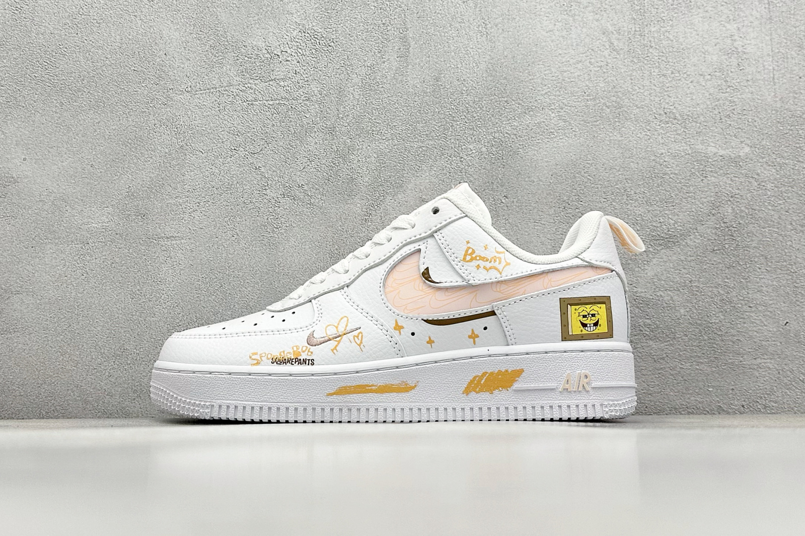  
Nike Air Force 1 Low 07 白粉小钩 海绵宝宝涂鸦
原楦头原纸板 打造纯正低帮空