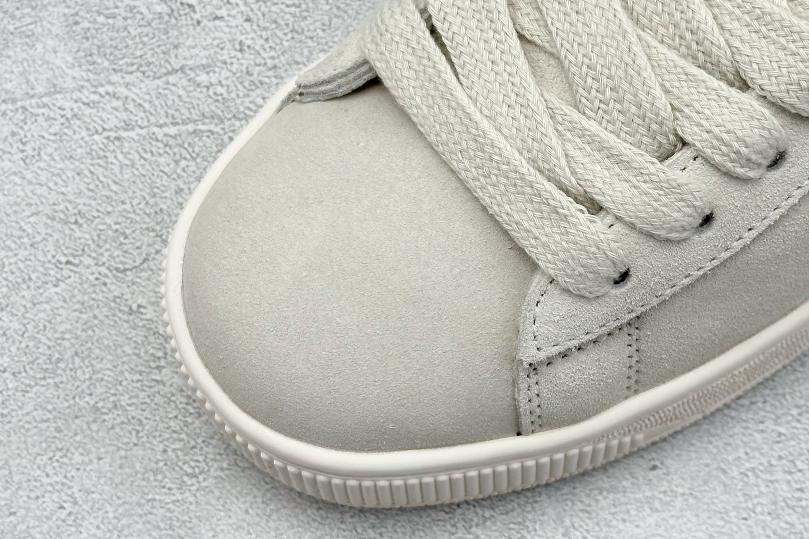  
TG版 PUMA Suede XL 百搭单品
简约大方的造型设计，给人以随性休闲的时尚格调，穿着舒适