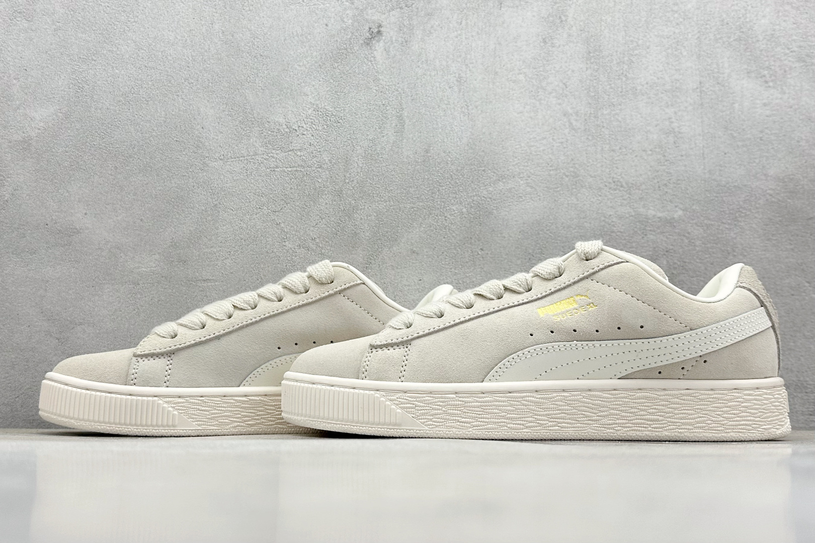  
TG版 PUMA Suede XL 百搭单品
简约大方的造型设计，给人以随性休闲的时尚格调，穿着舒适