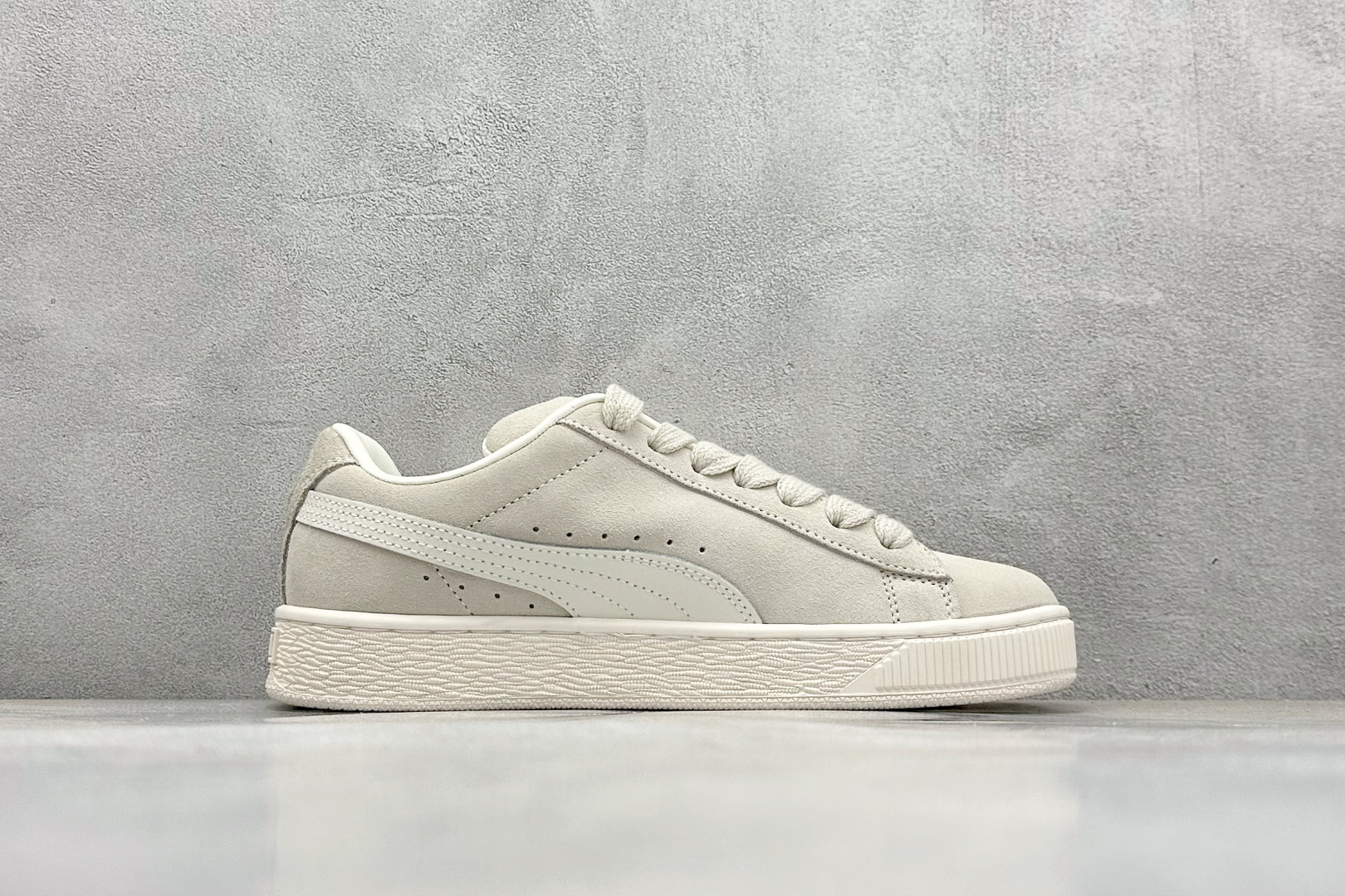  
TG版 PUMA Suede XL 百搭单品
简约大方的造型设计，给人以随性休闲的时尚格调，穿着舒适