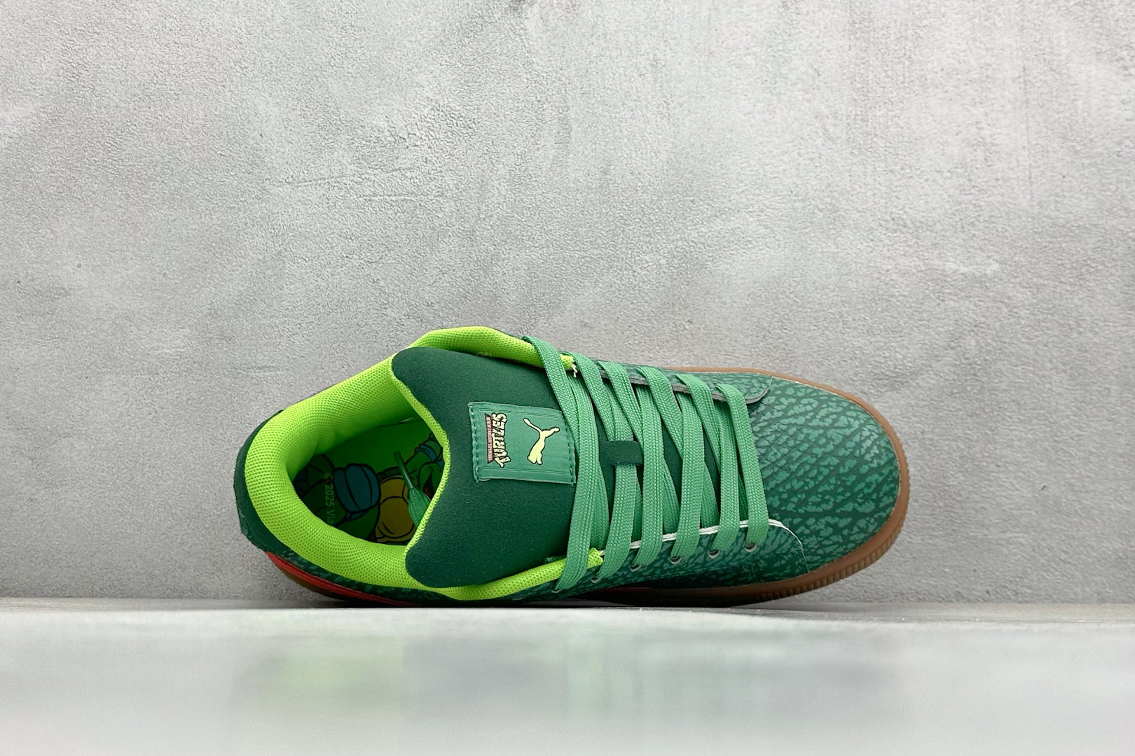  
TG版 PUMA Suede XL 百搭单品
简约大方的造型设计，给人以随性休闲的时尚格调，穿着舒适
