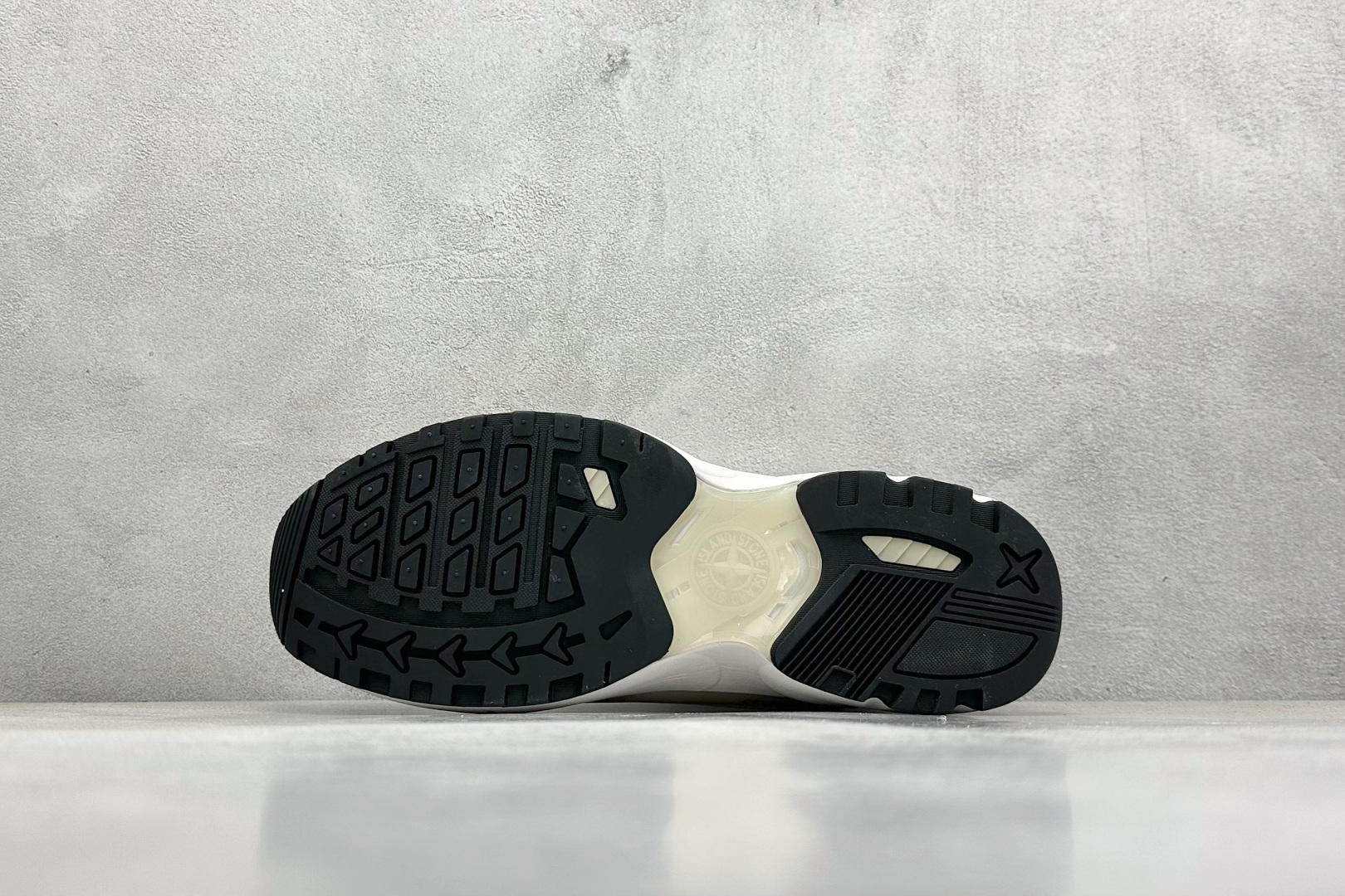 Stone Island Grime Panelled 石头岛舒适时尚低帮生活休闲鞋