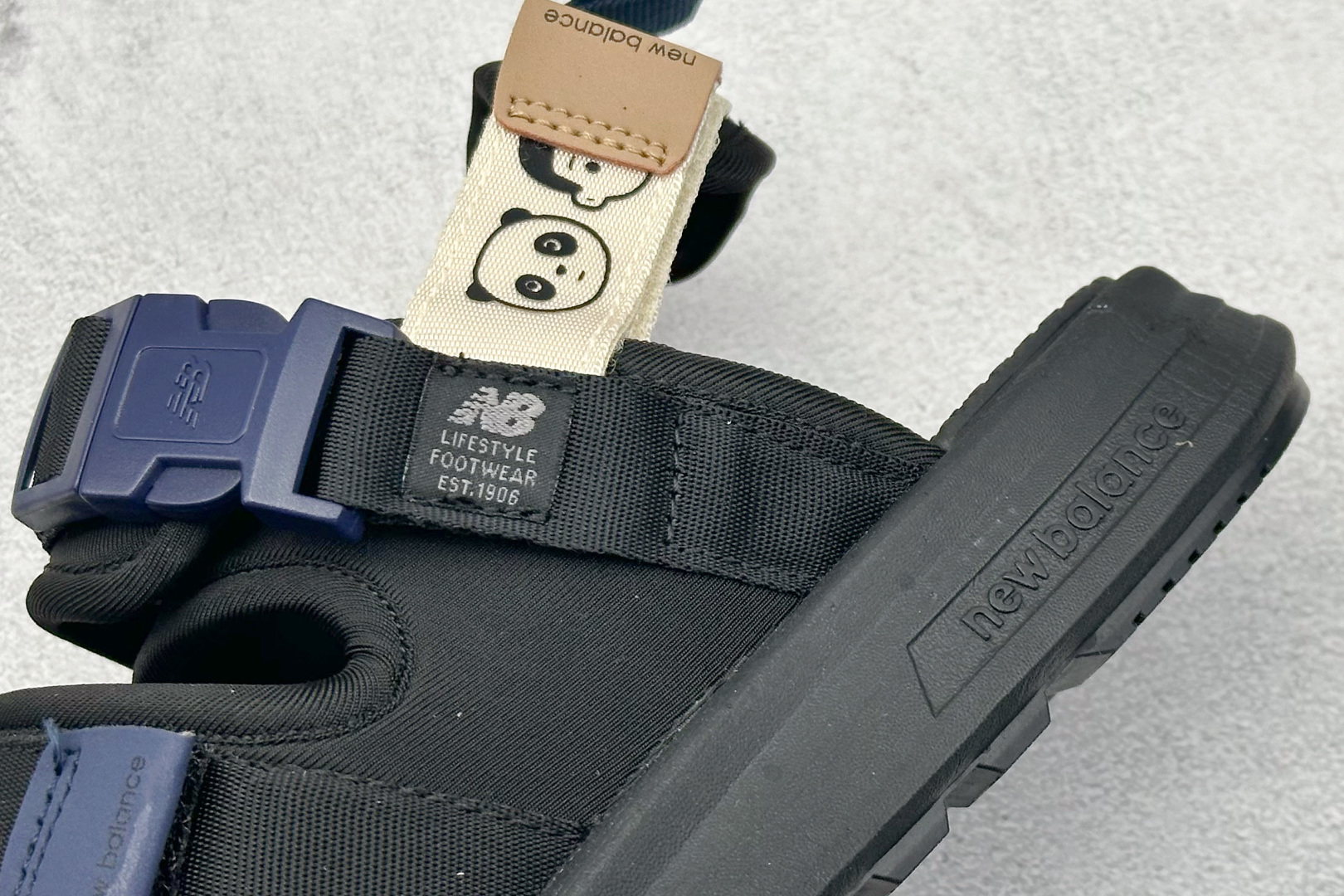 
New Balance x Noritake SDL750系列联名款凉鞋 

货号：SDL7502N