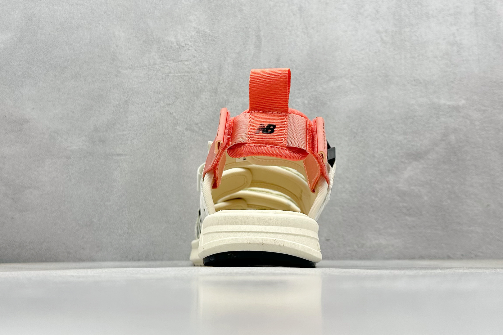  
New Balance x Noritake SDL750系列联名款凉鞋 

货号：SDL7503N