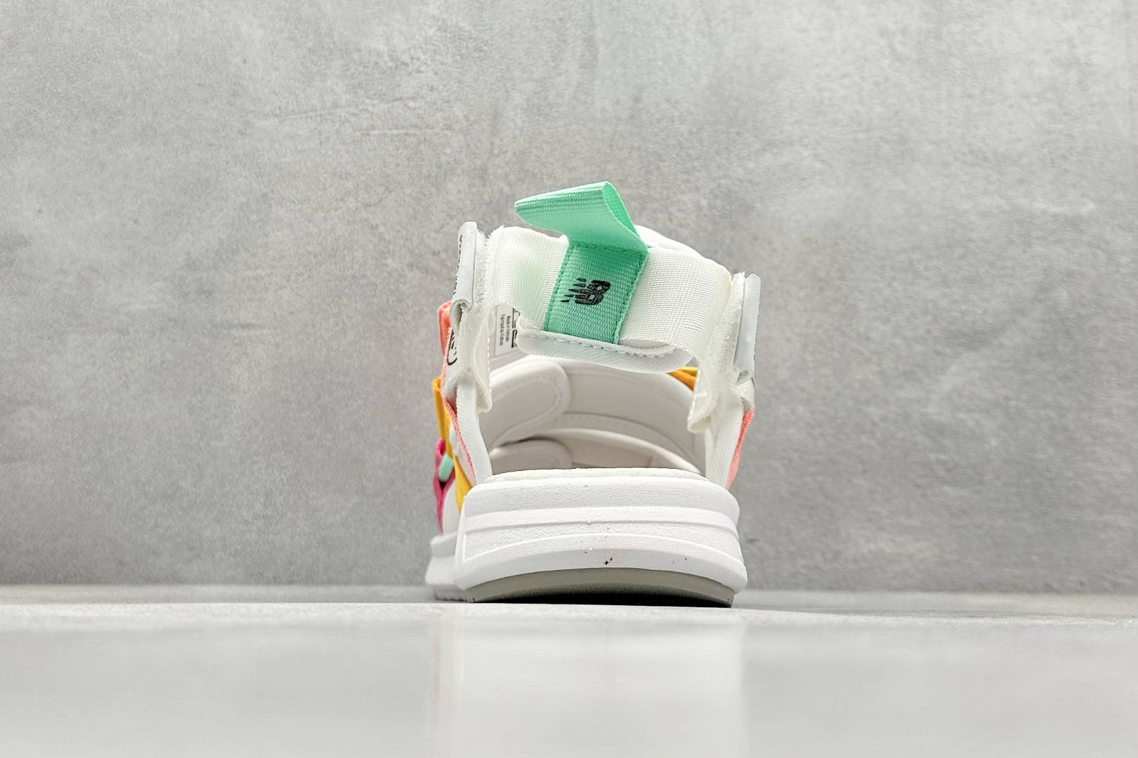  
New Balance x Noritake SDL750系列联名款凉鞋 

货号：SDL7501N