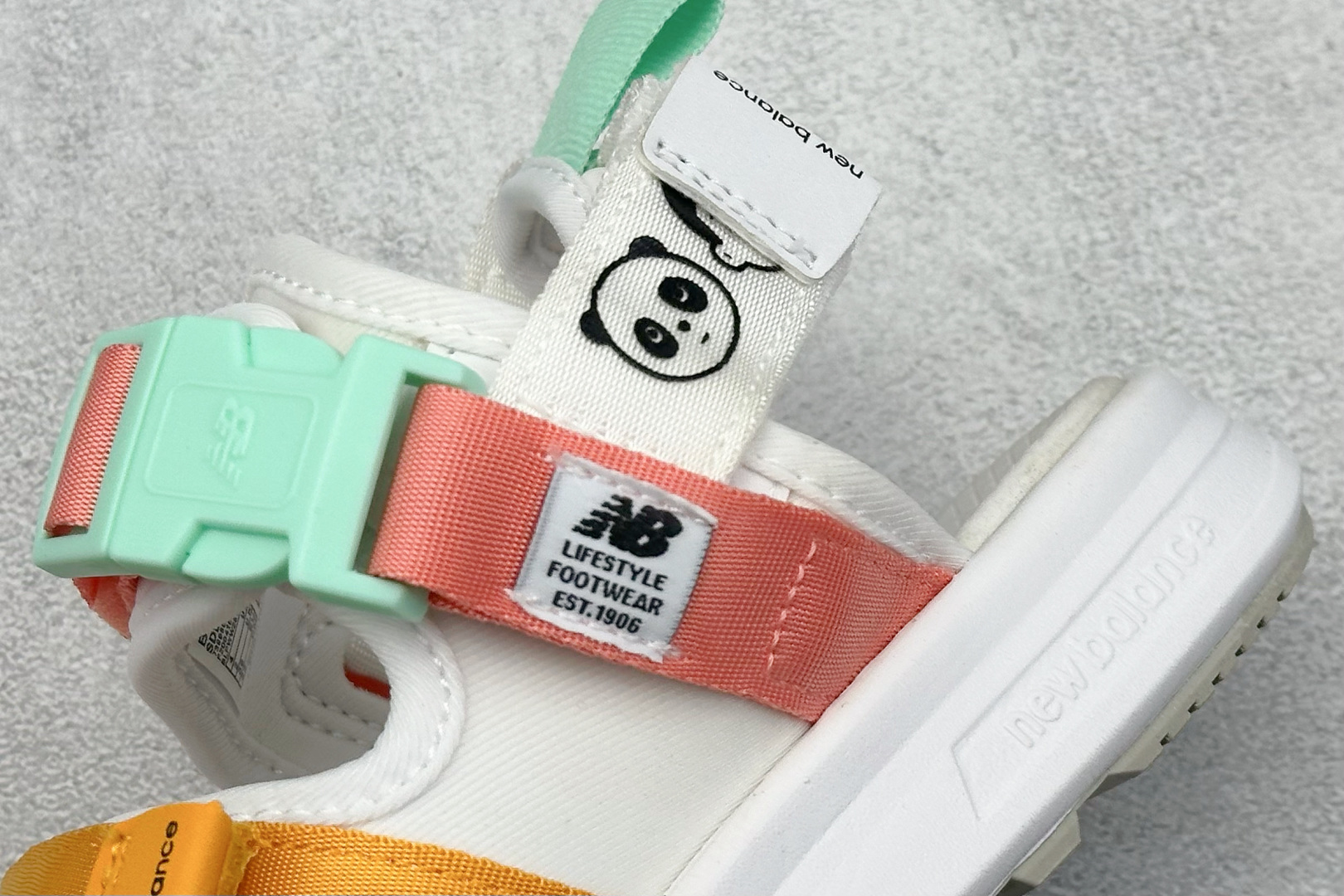  
New Balance x Noritake SDL750系列联名款凉鞋 

货号：SDL7501N