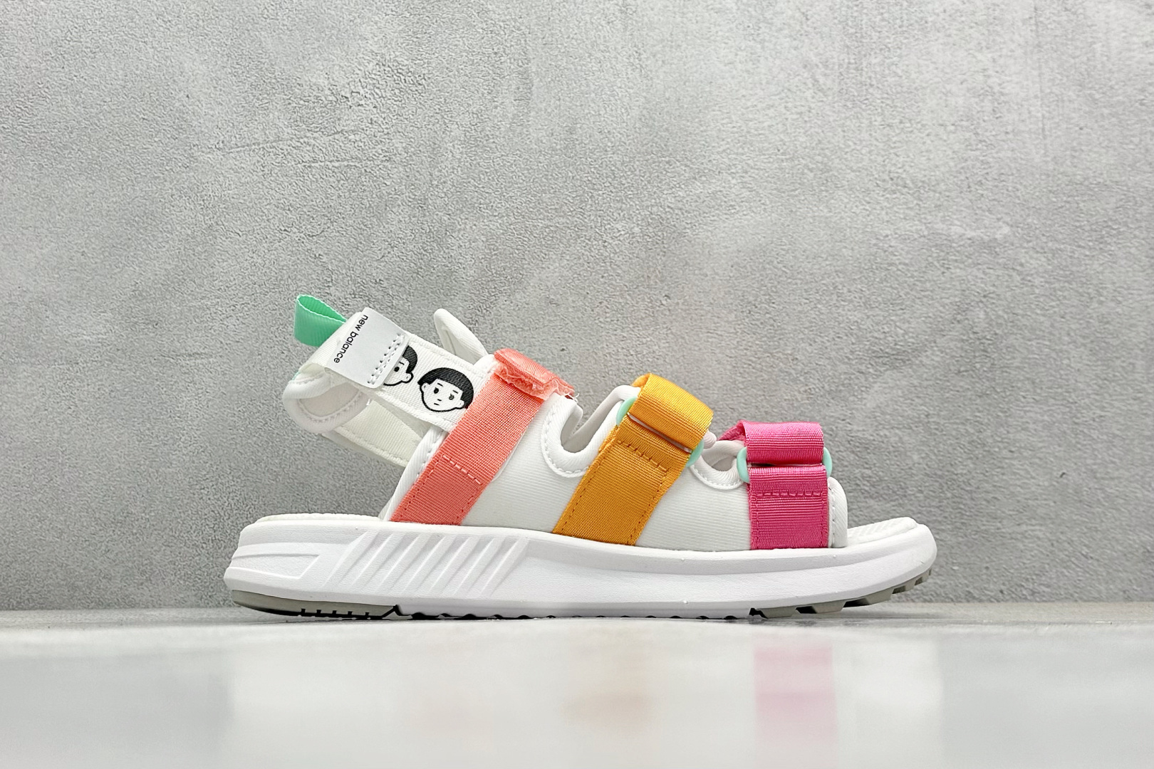  
New Balance x Noritake SDL750系列联名款凉鞋 

货号：SDL7501N
