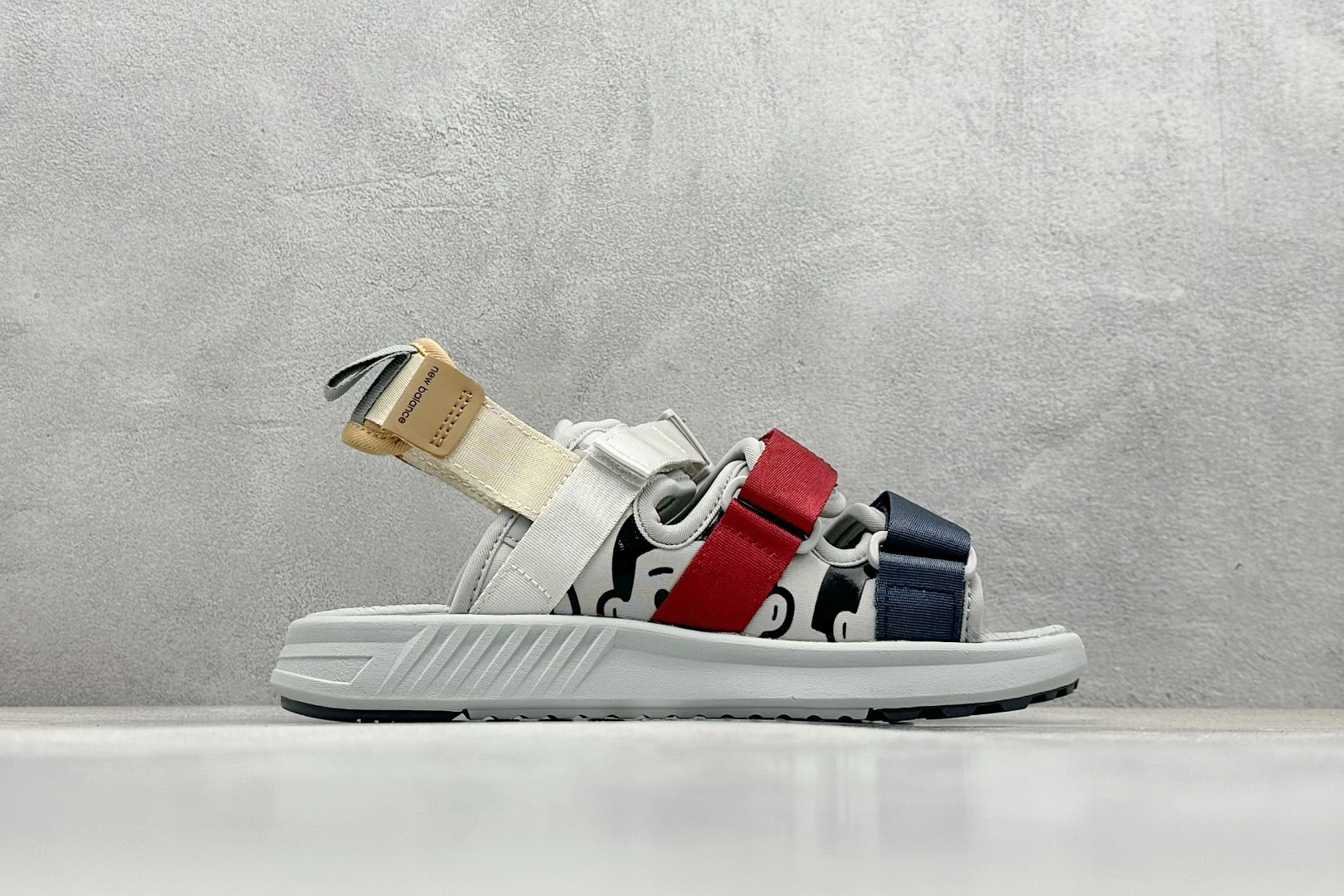  
New Balance x Noritake SDL750系列联名款凉鞋 

货号：SDL7504N
