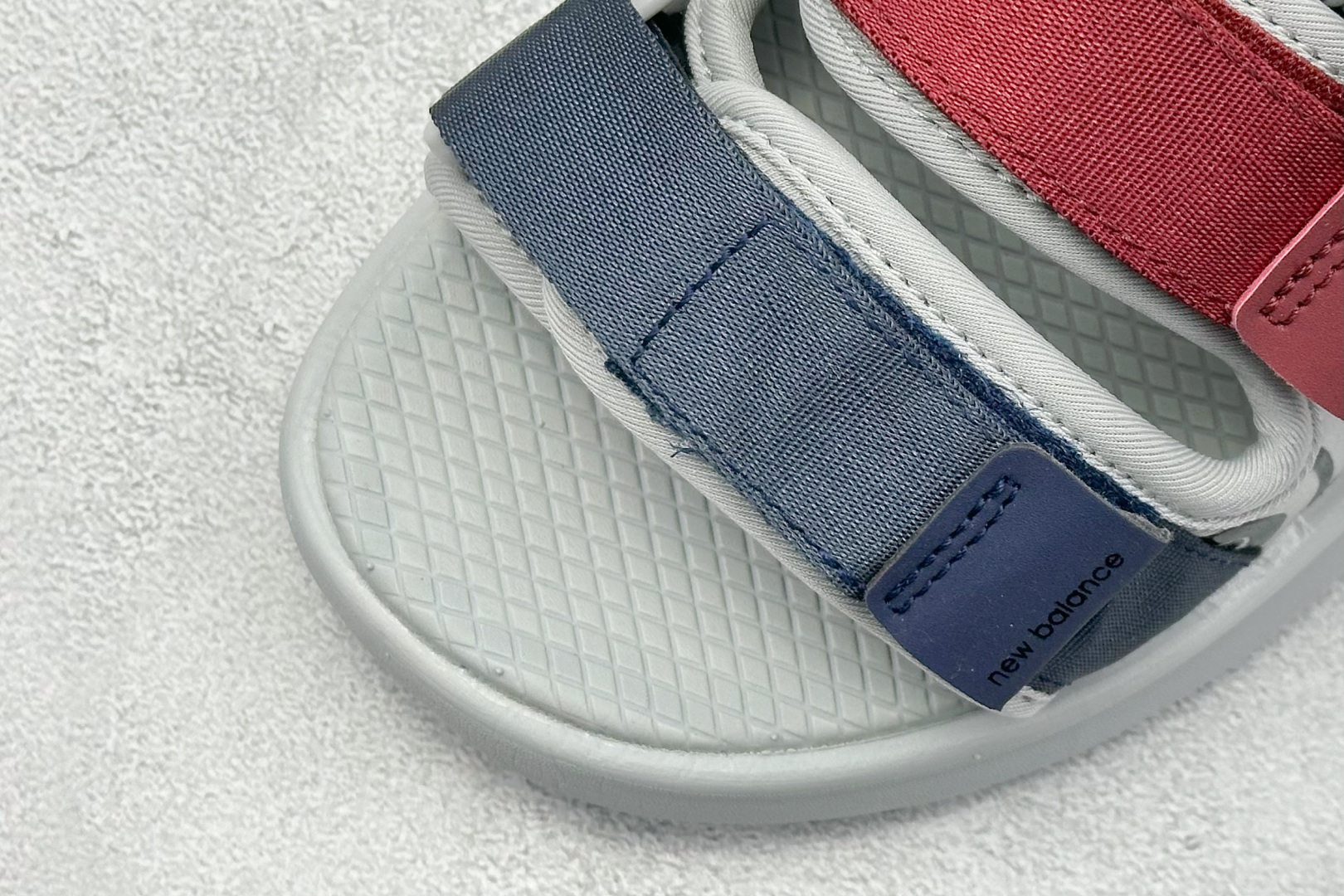  
New Balance x Noritake SDL750系列联名款凉鞋 

货号：SDL7504N