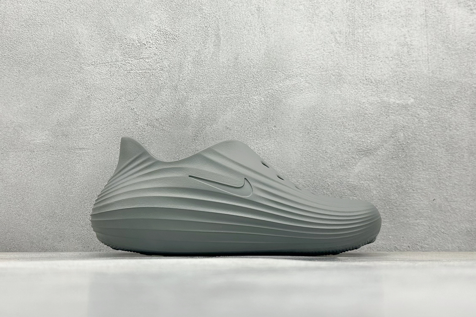 Nike ReactX Rejuven8 耐克夏日穿搭凉鞋 HV5060-002