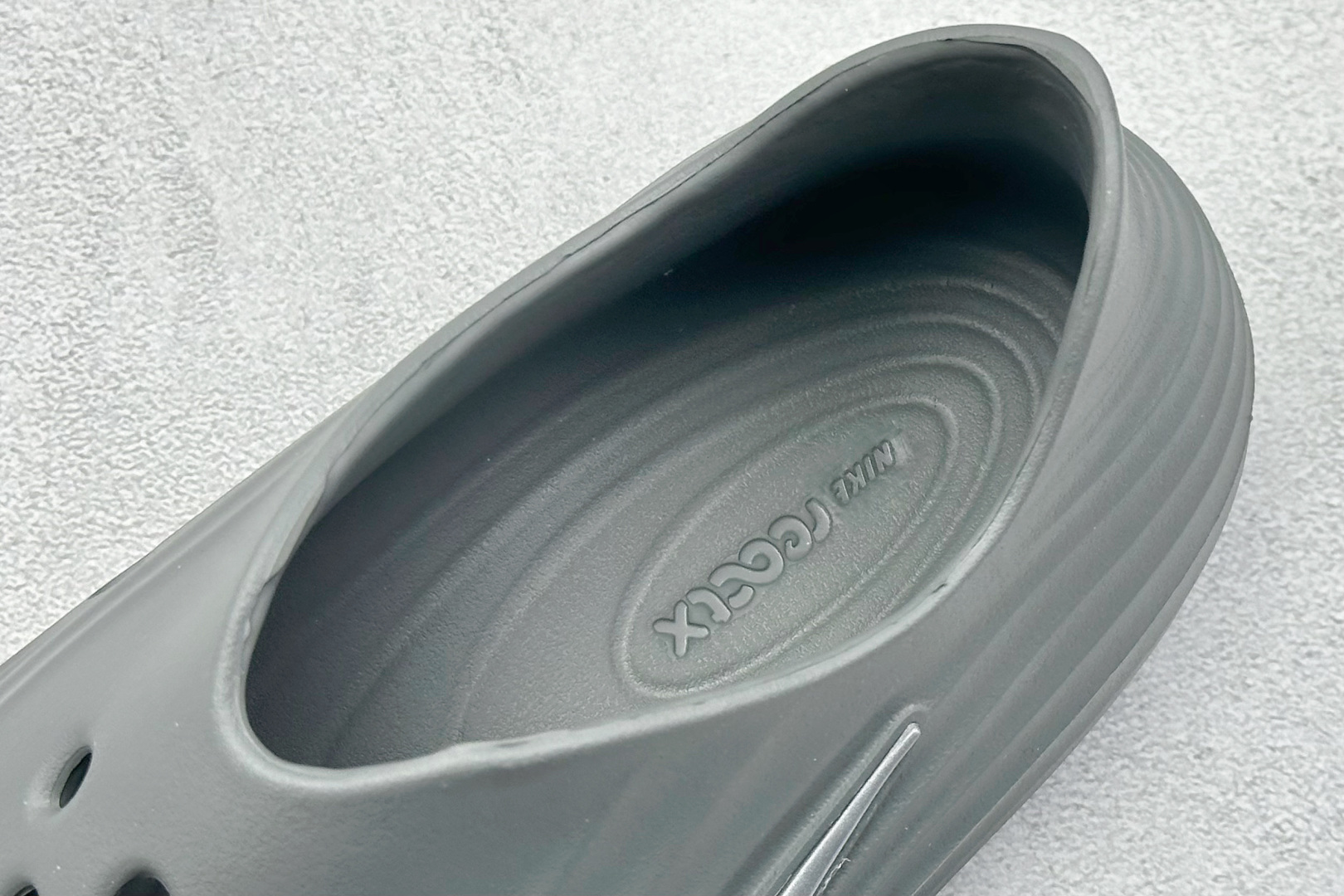 Nike ReactX Rejuven8 耐克夏日穿搭凉鞋 HV5060-002