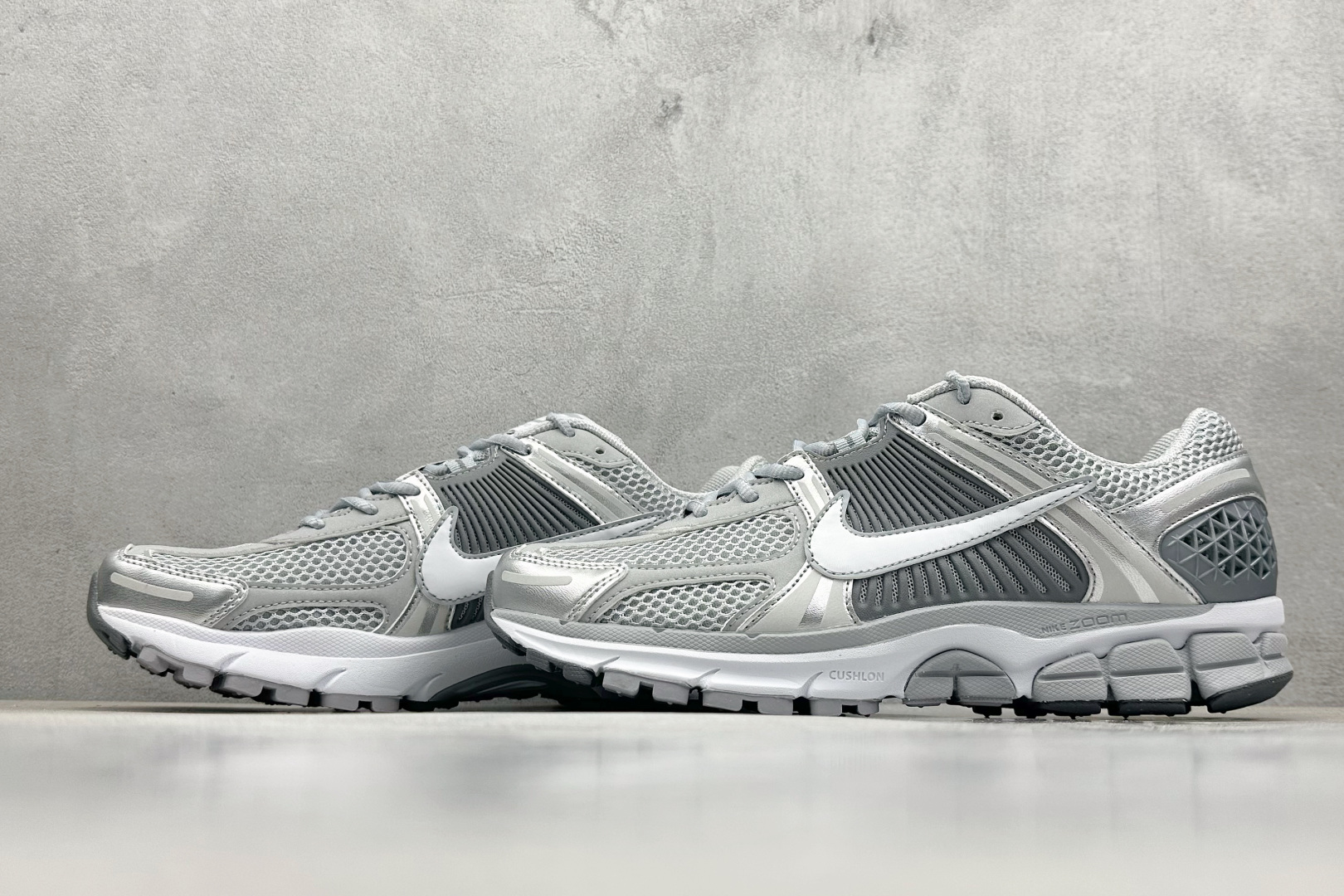  
BF版 NIKE ZOOM Vomero 5 SP 复古风潮 网面透气运动鞋 
先行尝鲜版 紧致的鞋