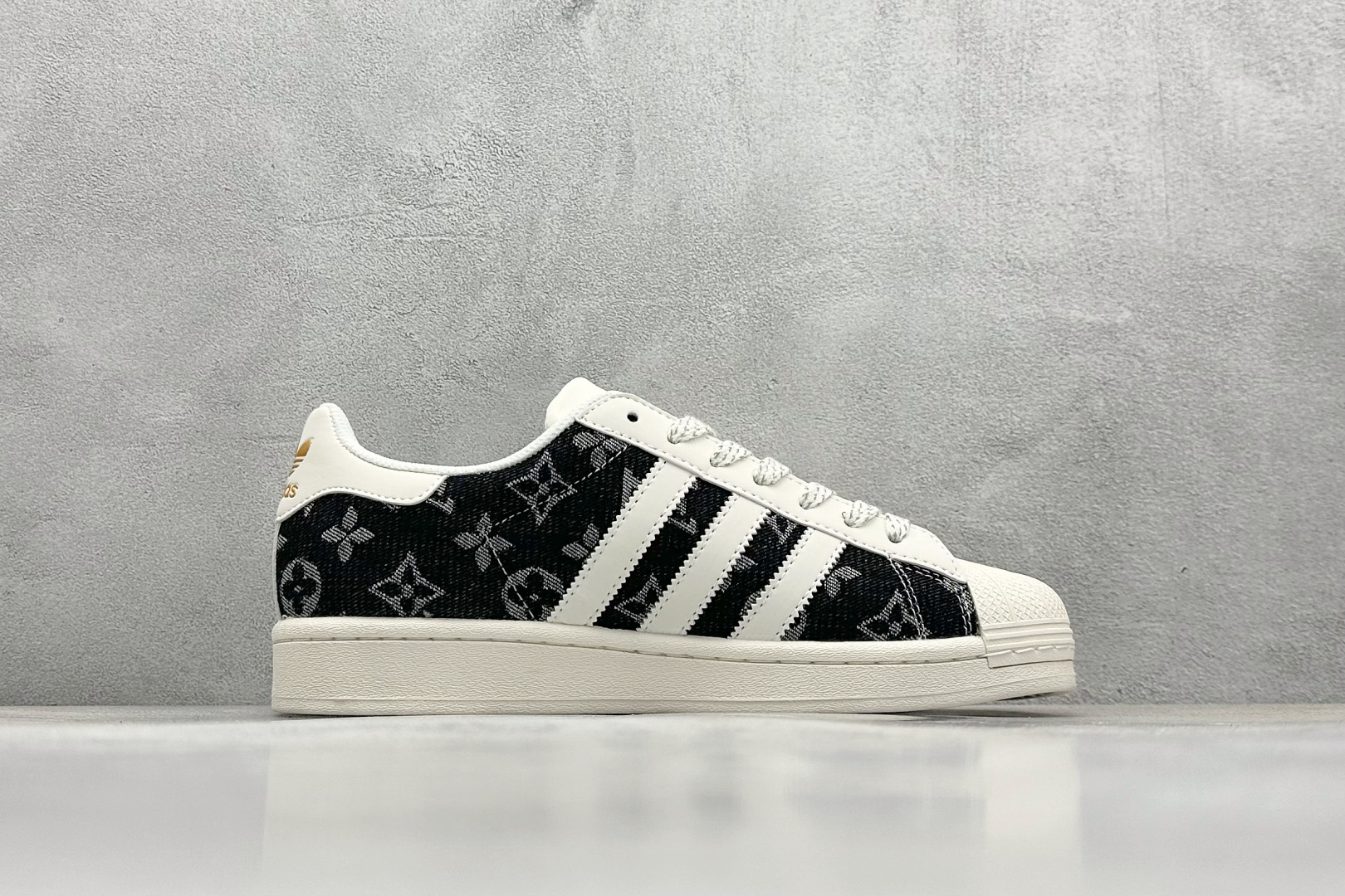 AD Originals Superstar x Louis Vuitton 白黑 SD6808