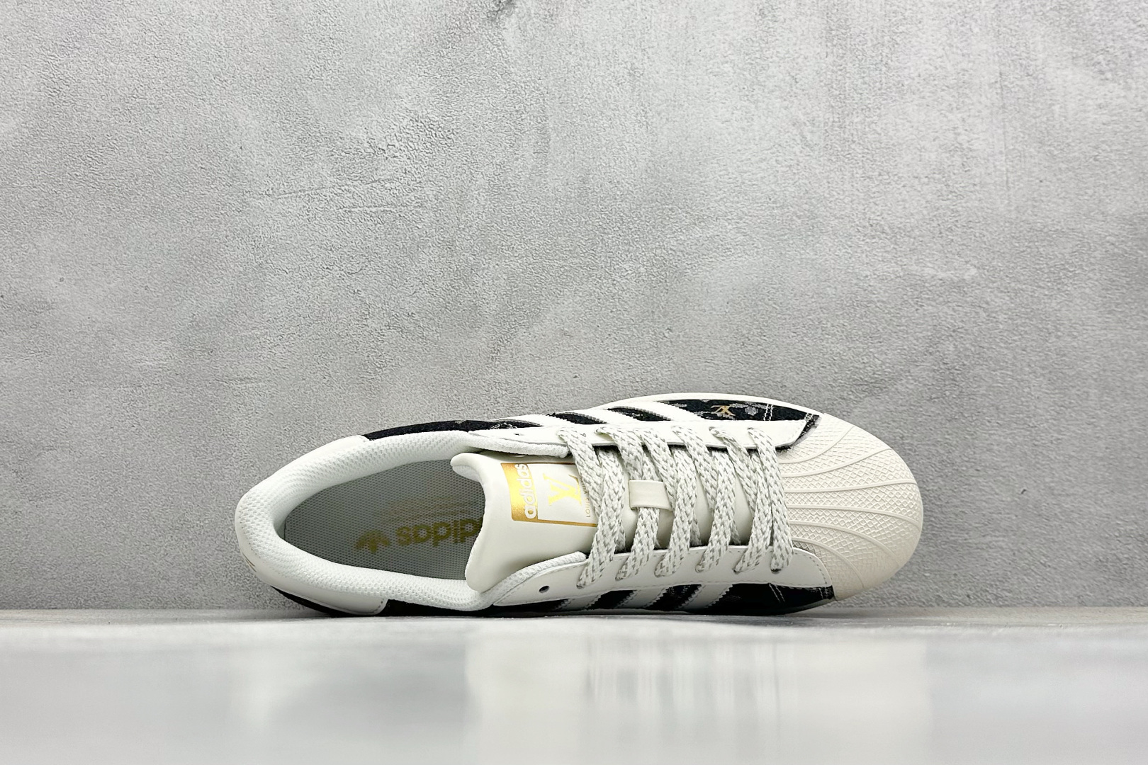 AD Originals Superstar x Louis Vuitton 白黑 SD6808