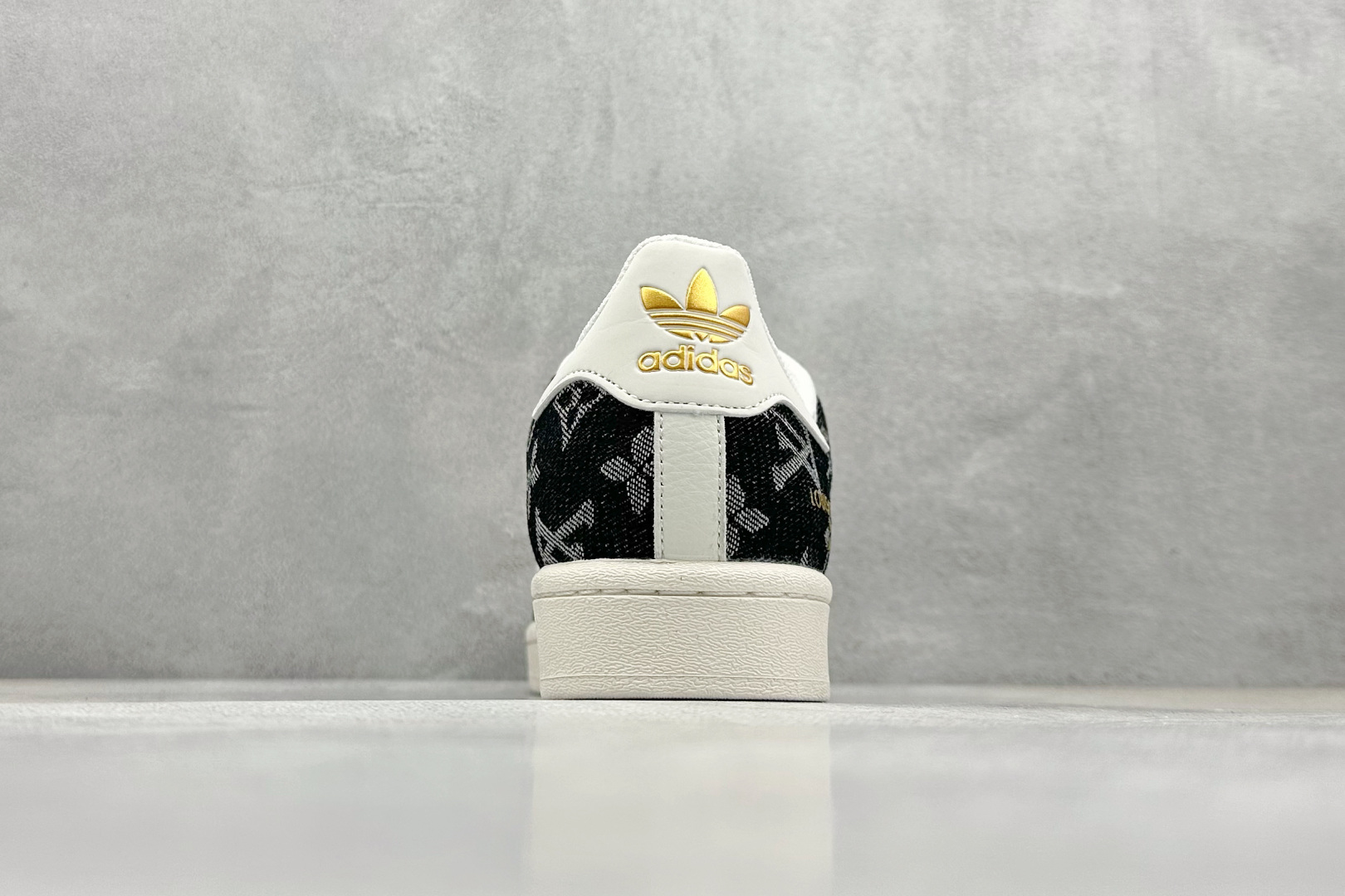 AD Originals Superstar x Louis Vuitton 白黑 SD6808