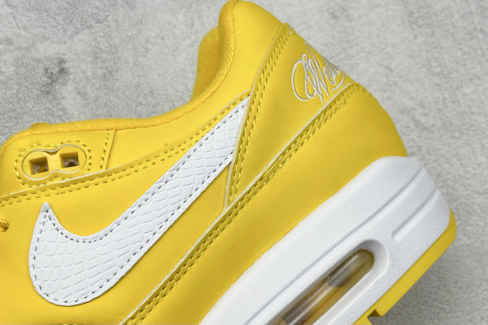 Nike Air Max 1 耐克半掌气垫复古跑步鞋 HF8813-700