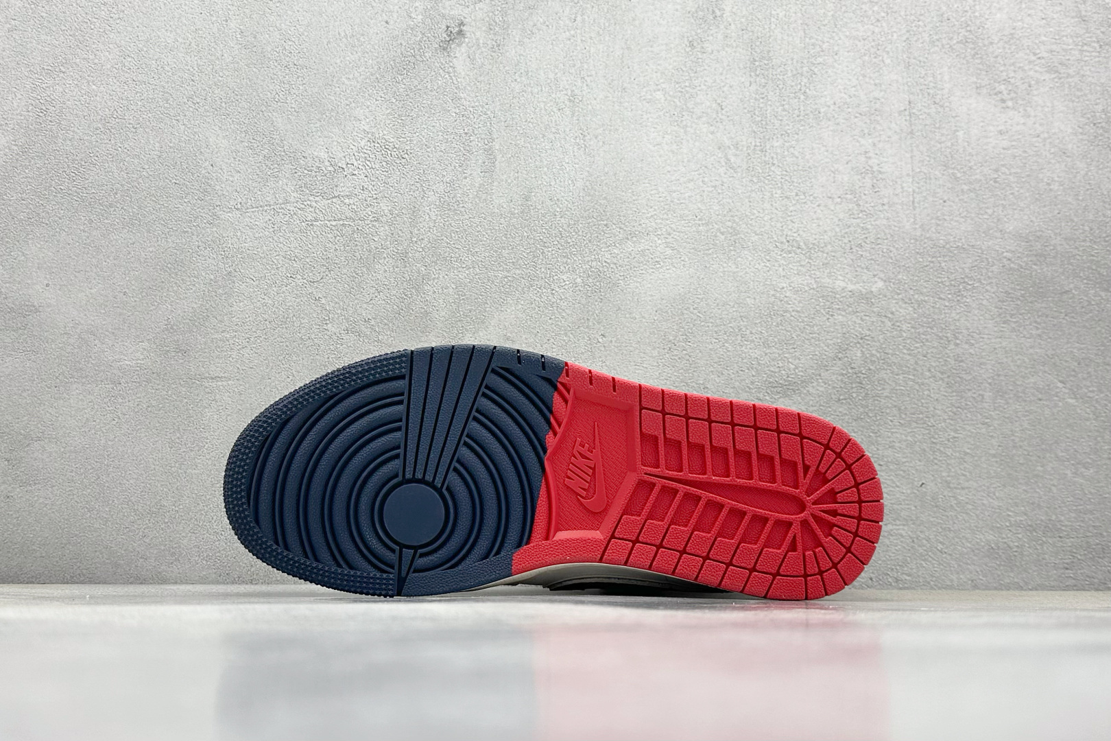  
Air Jordan 1 Retro Low 米蓝红渐变玩偶
官方同步新色 原装级产物
拒绝公底 立