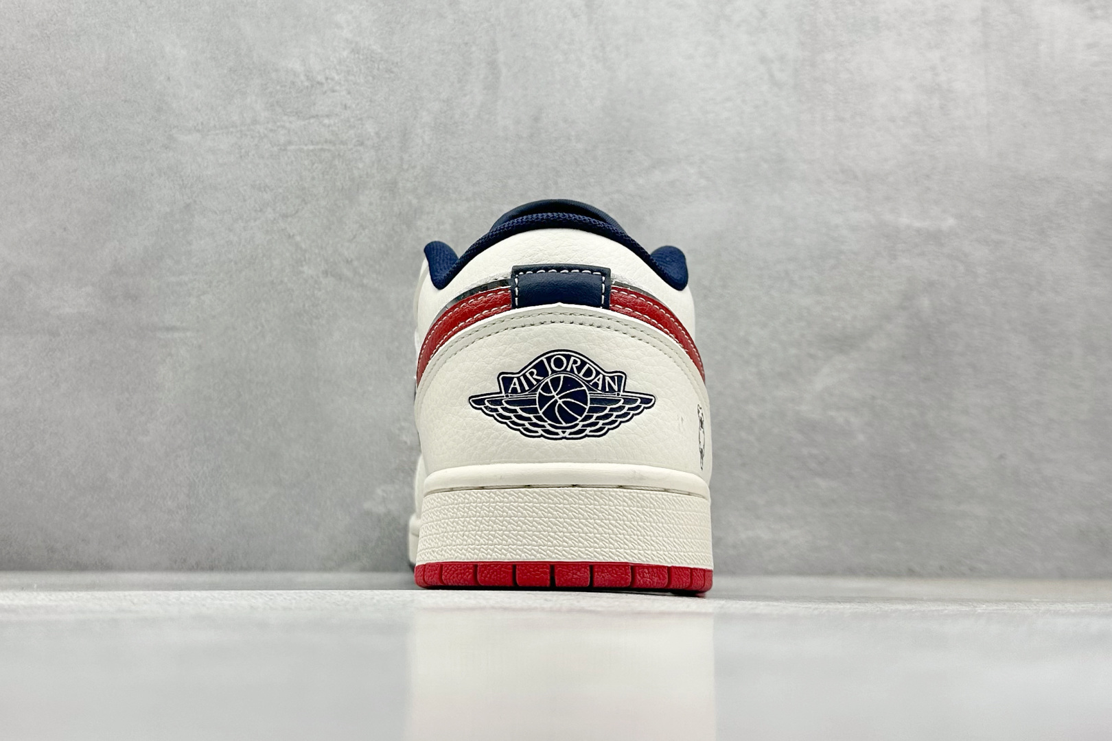  
Air Jordan 1 Retro Low 米蓝红渐变玩偶
官方同步新色 原装级产物
拒绝公底 立