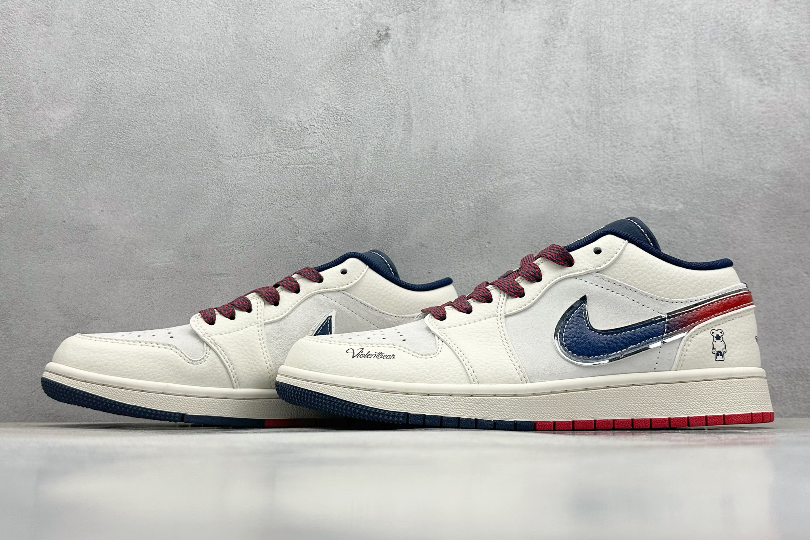  
Air Jordan 1 Retro Low 米蓝红渐变玩偶
官方同步新色 原装级产物
拒绝公底 立