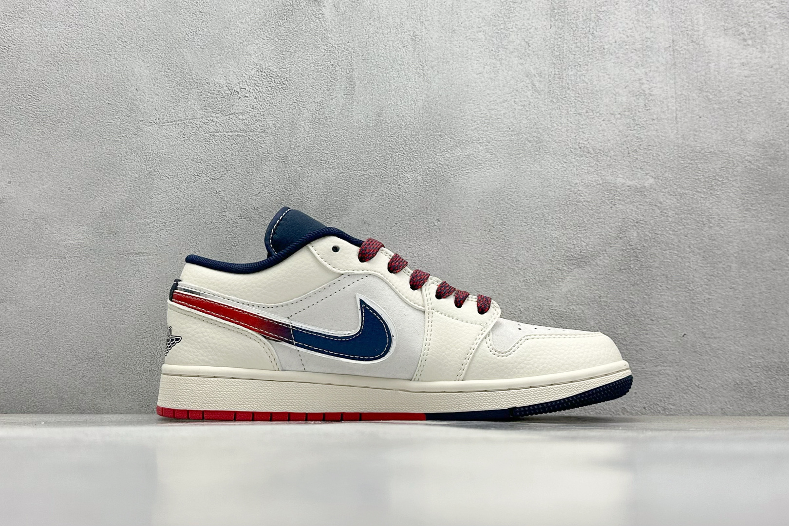 
Air Jordan 1 Retro Low 米蓝红渐变玩偶
官方同步新色 原装级产物
拒绝公底 立