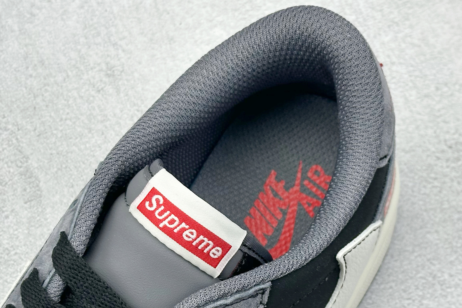 Travis Scott x Nike Air Jordan 1 Low x Supreme
Air