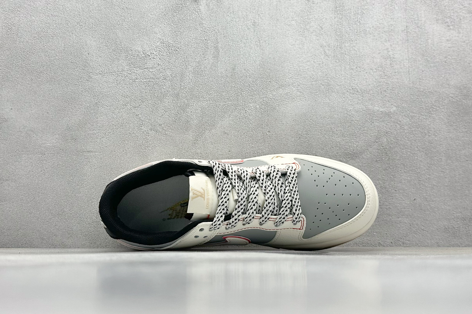 Nike SB Dunk Low x Louis Vuitton 白灰 SD6868-108