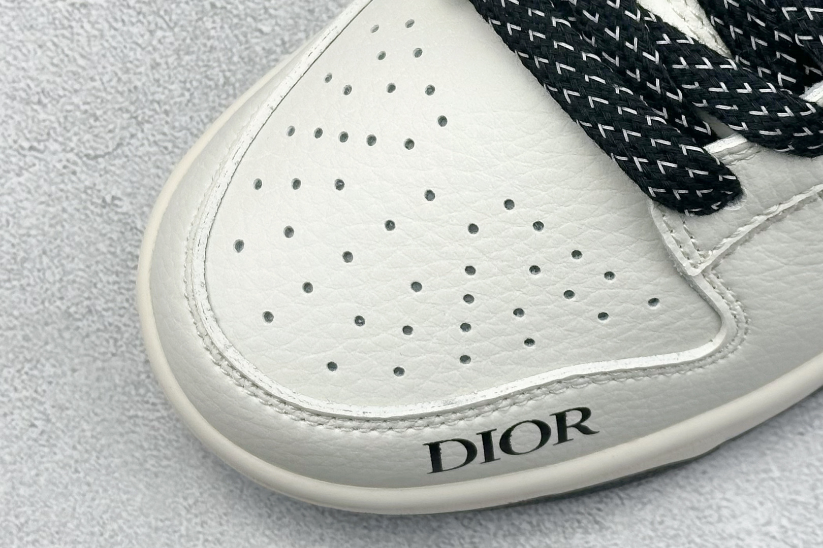  
Nike SB Dunk Low x DIOR 白黑
纯原大厂出品 极力推荐
原装头层材料 独家版型