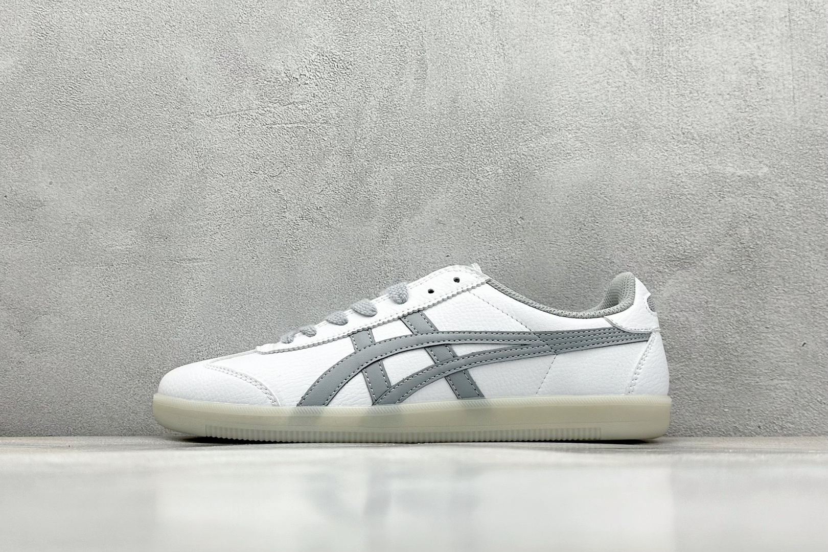 福利特价
Asics Onitsuka Tiger Tokuten 亚瑟士鬼冢虎中性复古运动板鞋
轻