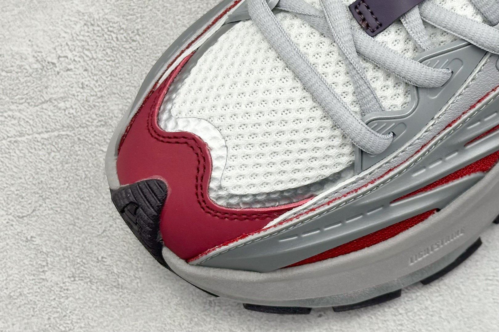  终端放店
XS版 Adidas Vento XLG MTW
复古休闲老爹鞋 官方同步上架 
鞋面是透气