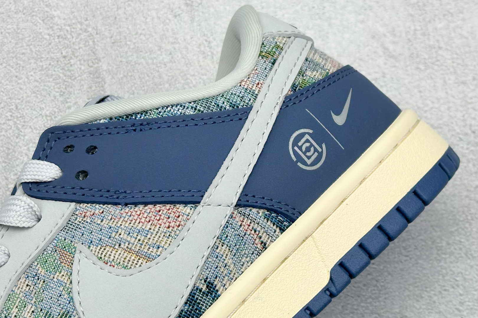 终端放店
XC版 Nk SB Dunk Low 冠希联名-灰蓝针织 周年高端定制 低帮休闲板鞋
 #定制