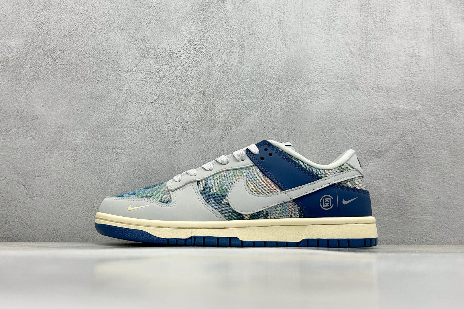 终端放店
XC版 Nk SB Dunk Low 冠希联名-灰蓝针织 周年高端定制 低帮休闲板鞋
 #定制