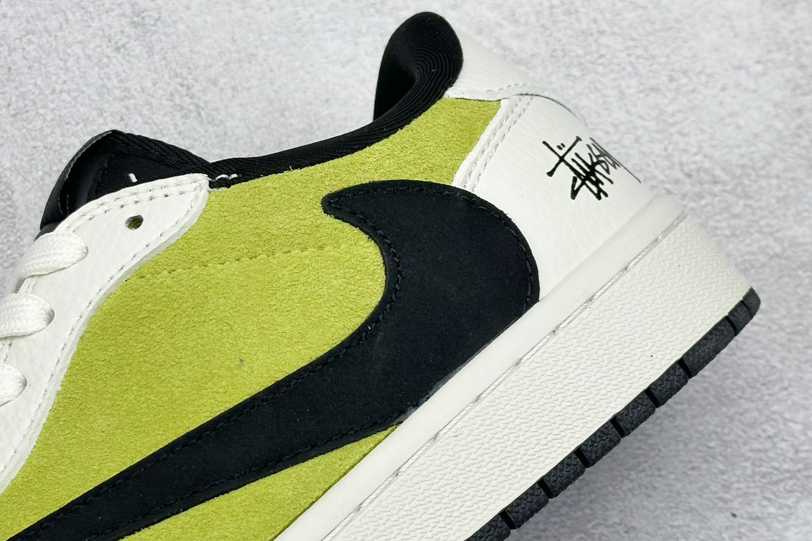 终端放店
XC版 Fragment x Travis Scott x 斯图西
Air Jordan 1