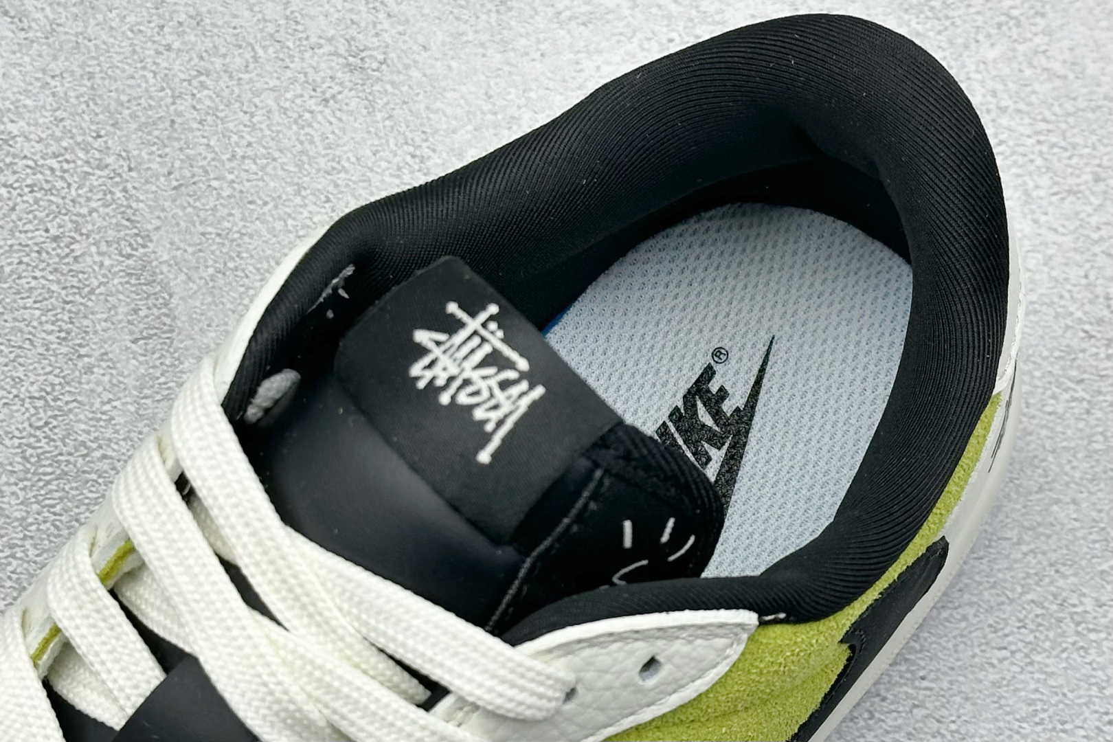 终端放店
XC版 Fragment x Travis Scott x 斯图西
Air Jordan 1