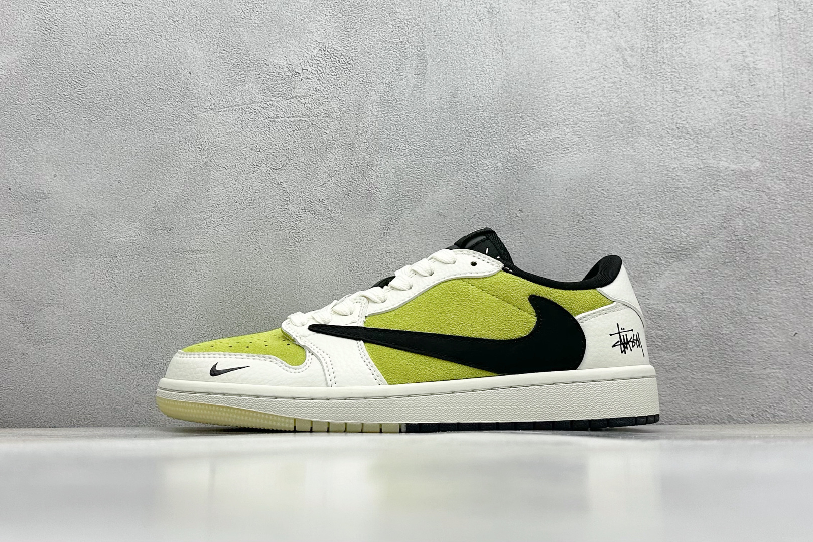终端放店
XC版 Fragment x Travis Scott x 斯图西
Air Jordan 1