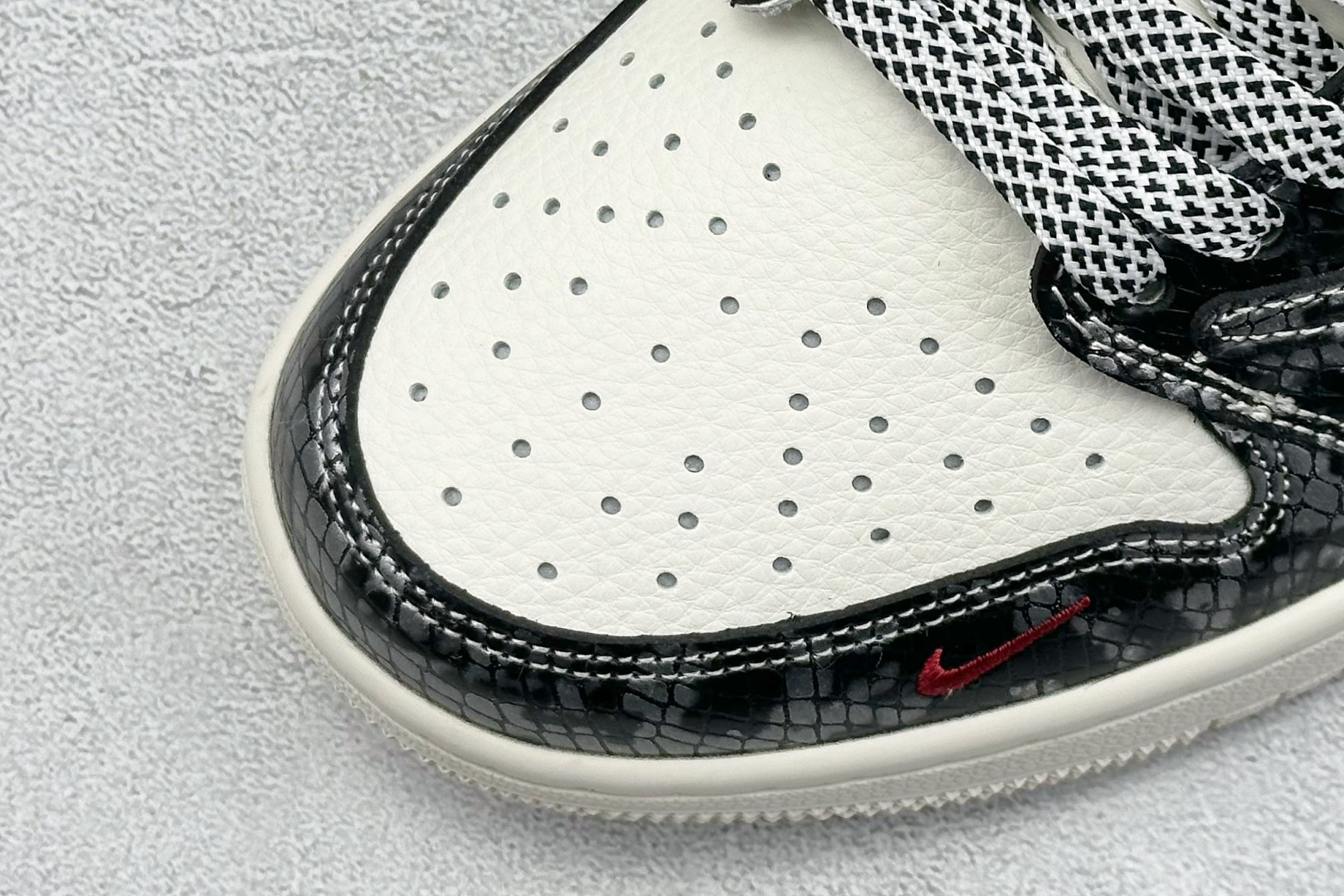 终端放店
XC版 Travis Scott x Fragment Design x Air Jorda
