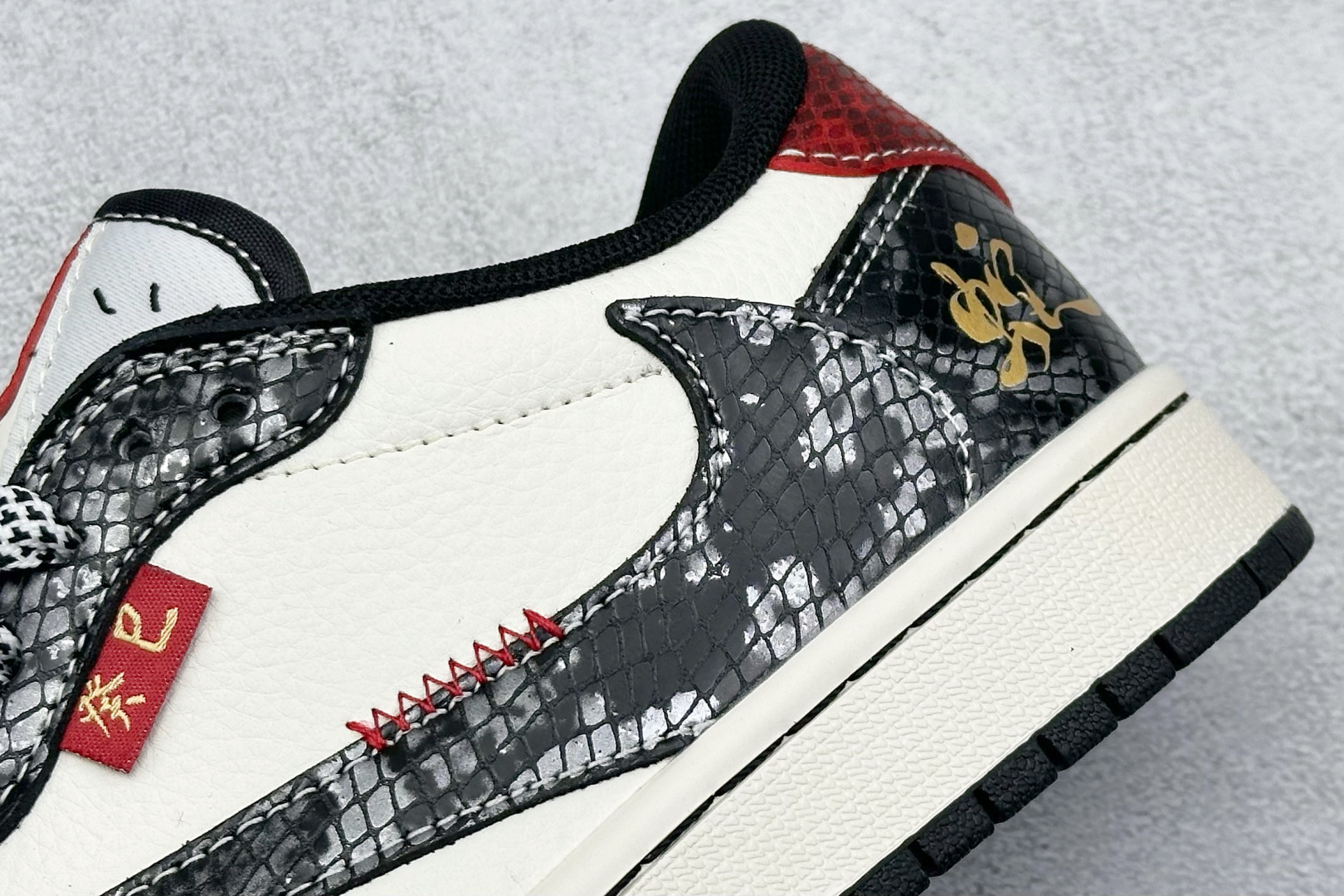 终端放店
XC版 Travis Scott x Fragment Design x Air Jorda