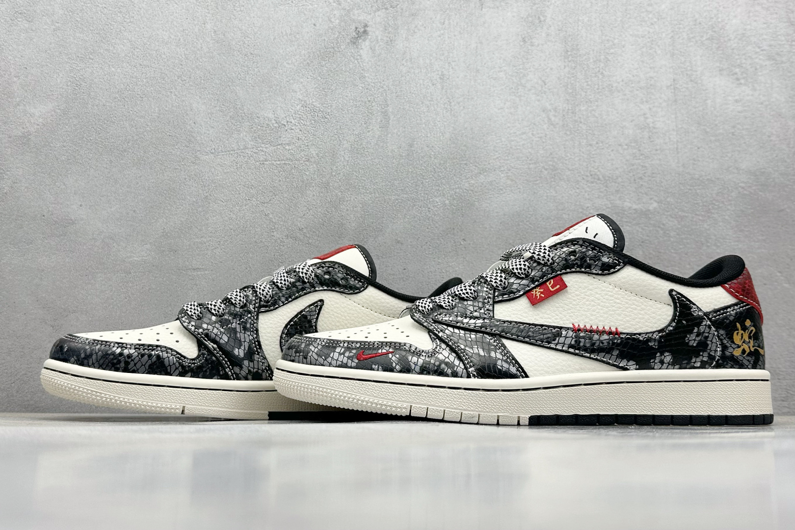 终端放店
XC版 Travis Scott x Fragment Design x Air Jorda