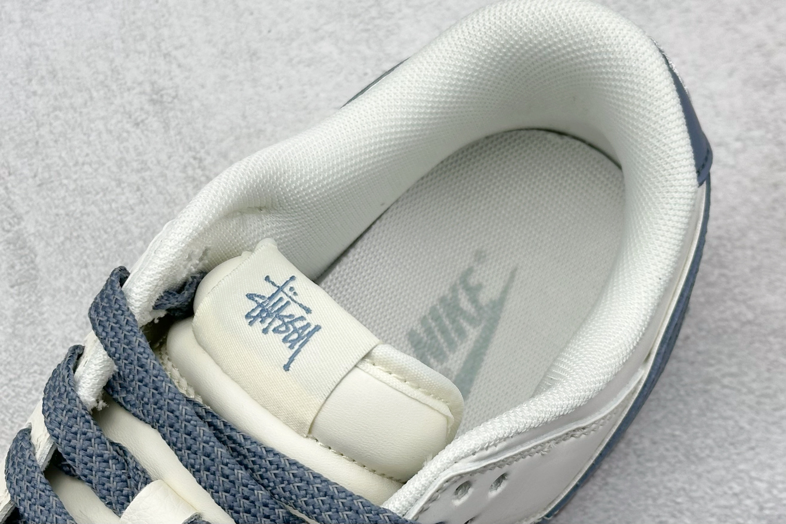  终端放店
XC版 Nike SB Dunk Low 斯图西联名 浅蓝棕 周年高端定制 低帮休闲板鞋

