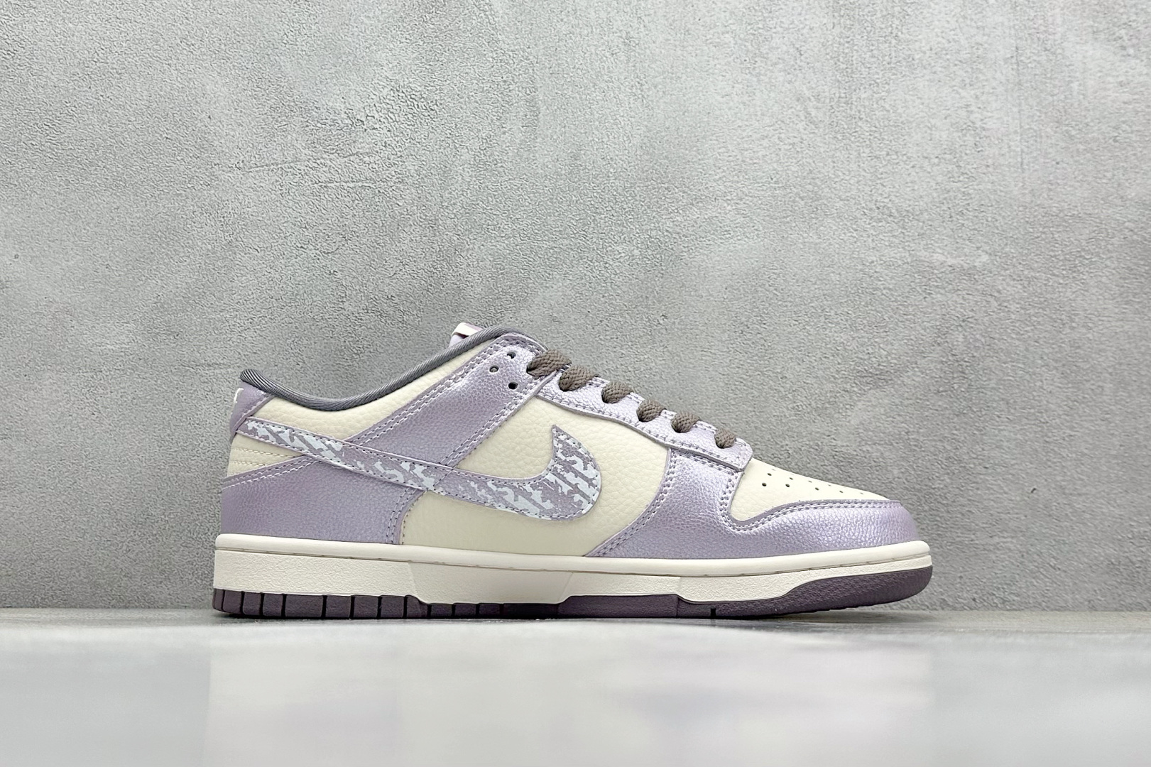  终端放店
XC版 Nike SB Dunk Low 北面系列 亮面紫勾 周年高端定制 低帮休闲板鞋
