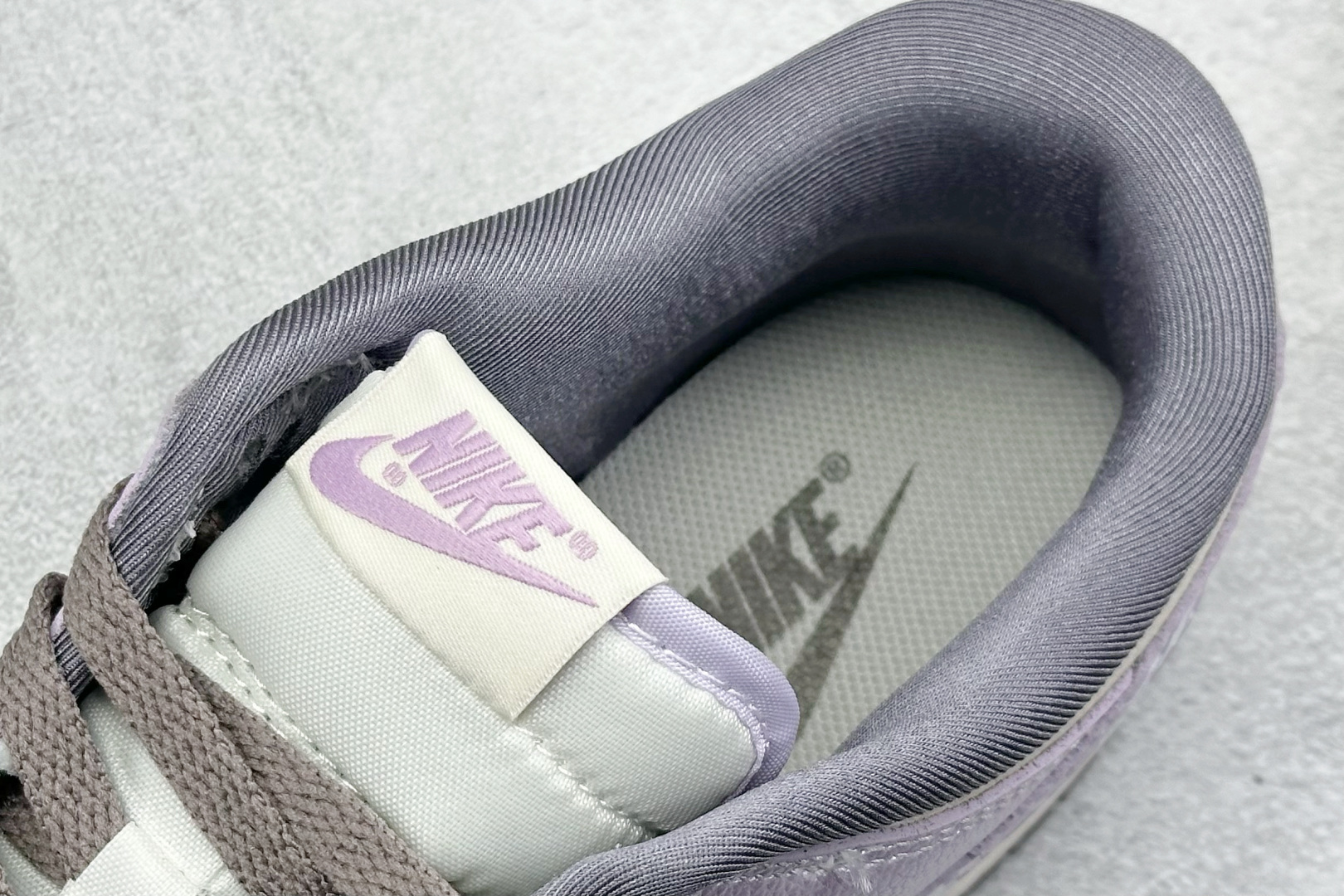  终端放店
XC版 Nike SB Dunk Low 北面系列 亮面紫勾 周年高端定制 低帮休闲板鞋

